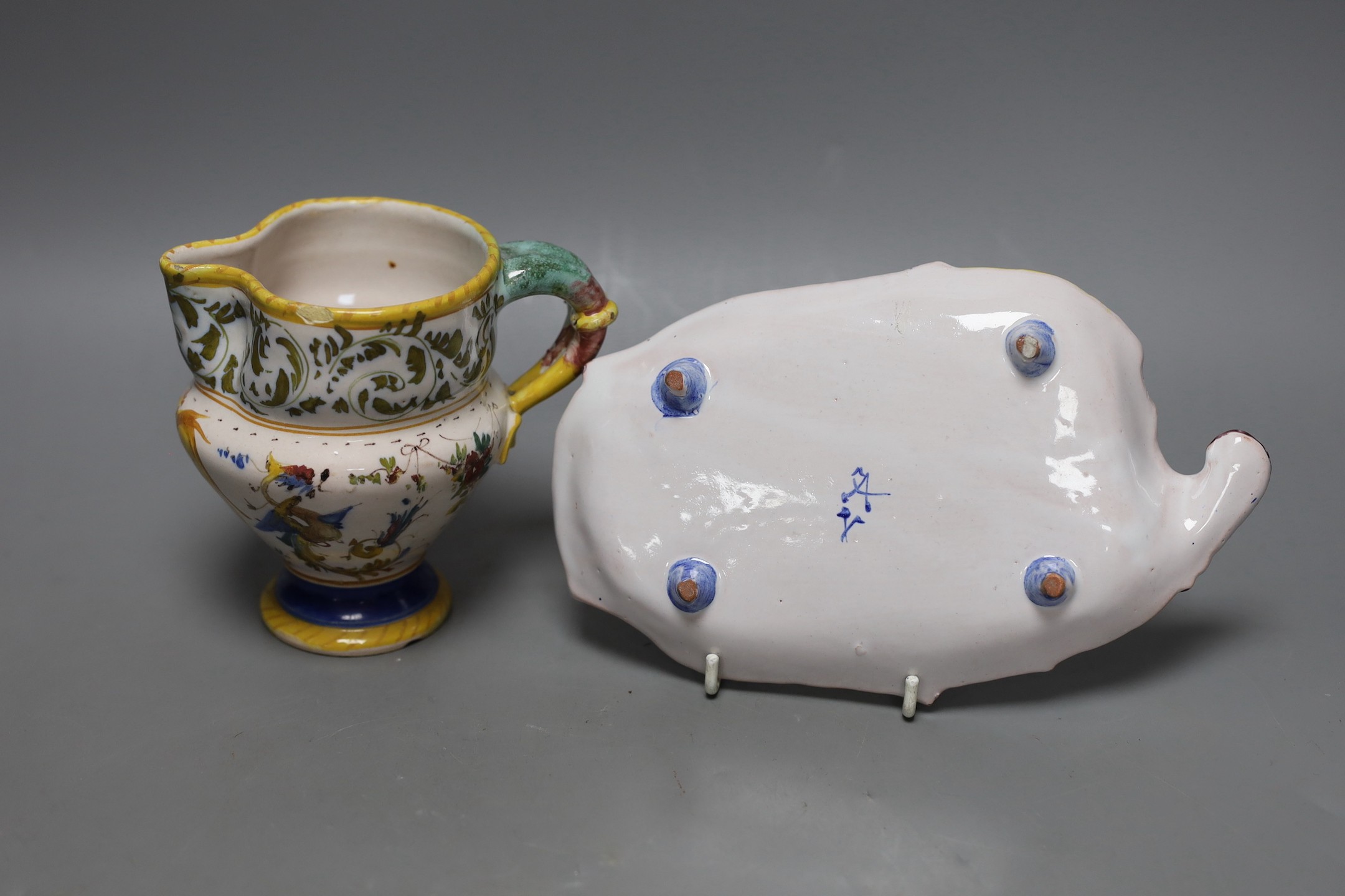 An Italian maiolica pinched beak jug, 12cm tall, and a similar dish - Image 3 of 4