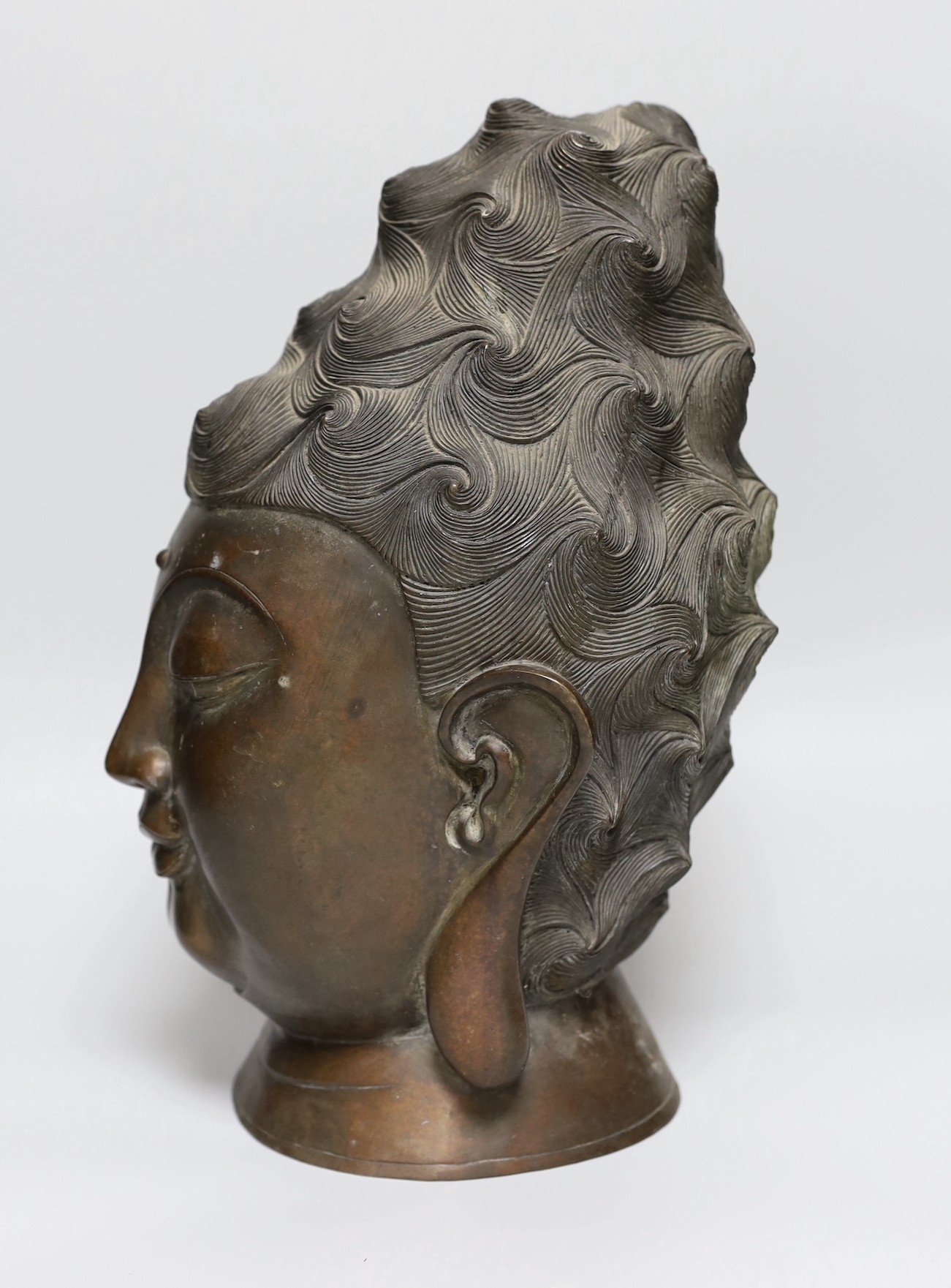 A South East Asian bronze bust of Guanyin, 34cm - Image 2 of 4