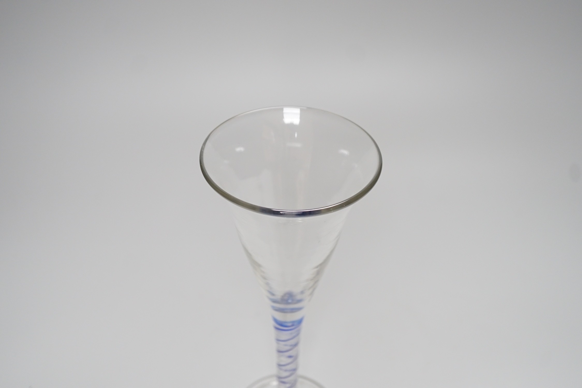 A Dutch colour twist stem wine glass, c.1900, 21.5cm - Image 4 of 4