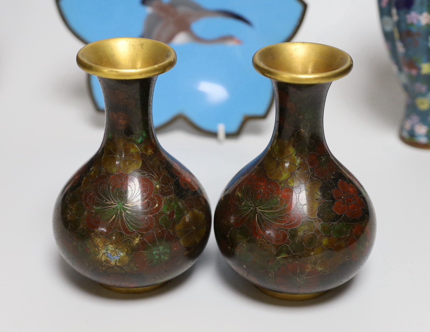 Two pairs of Japanese cloisonné enamel vases and a cloisonné enamel dish tallest 19cm - Image 2 of 6