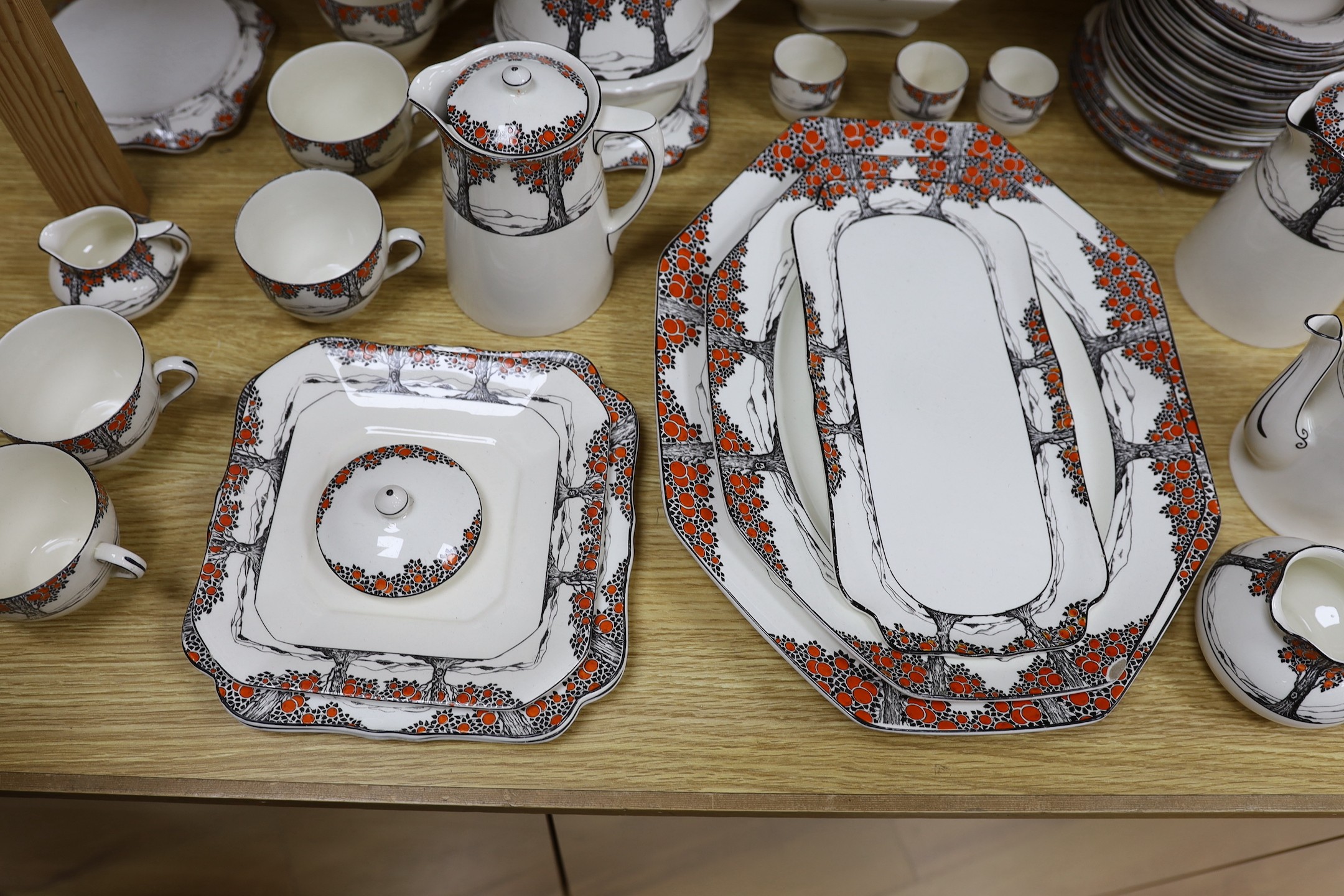 A large quantity of Crown Ducal Orange Tree pattern tea, coffee and dinner wares - Image 2 of 6