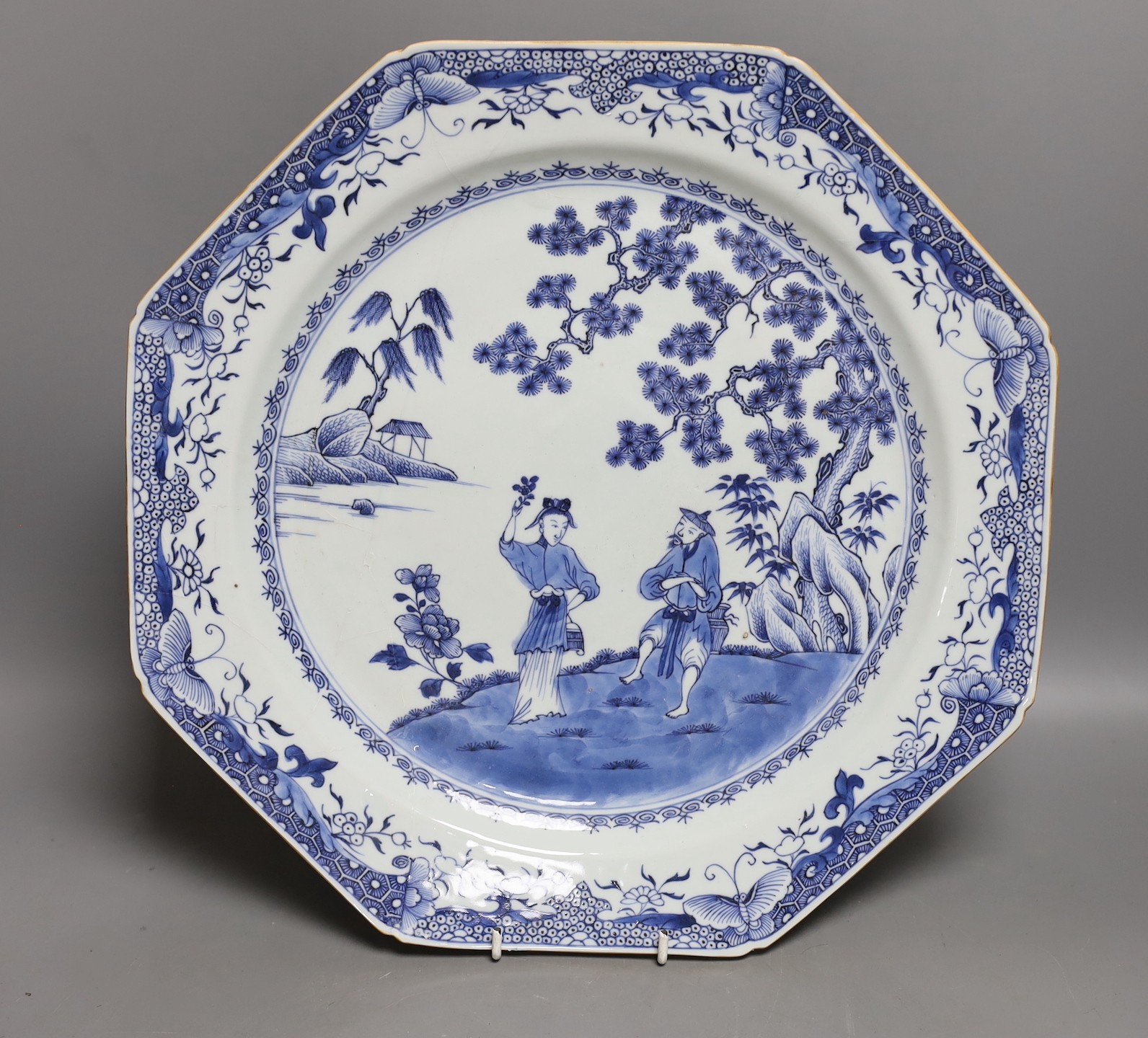 An 18th century Chinese export blue and white dish, Fitzhugh border, together with a contemporary - Image 2 of 6