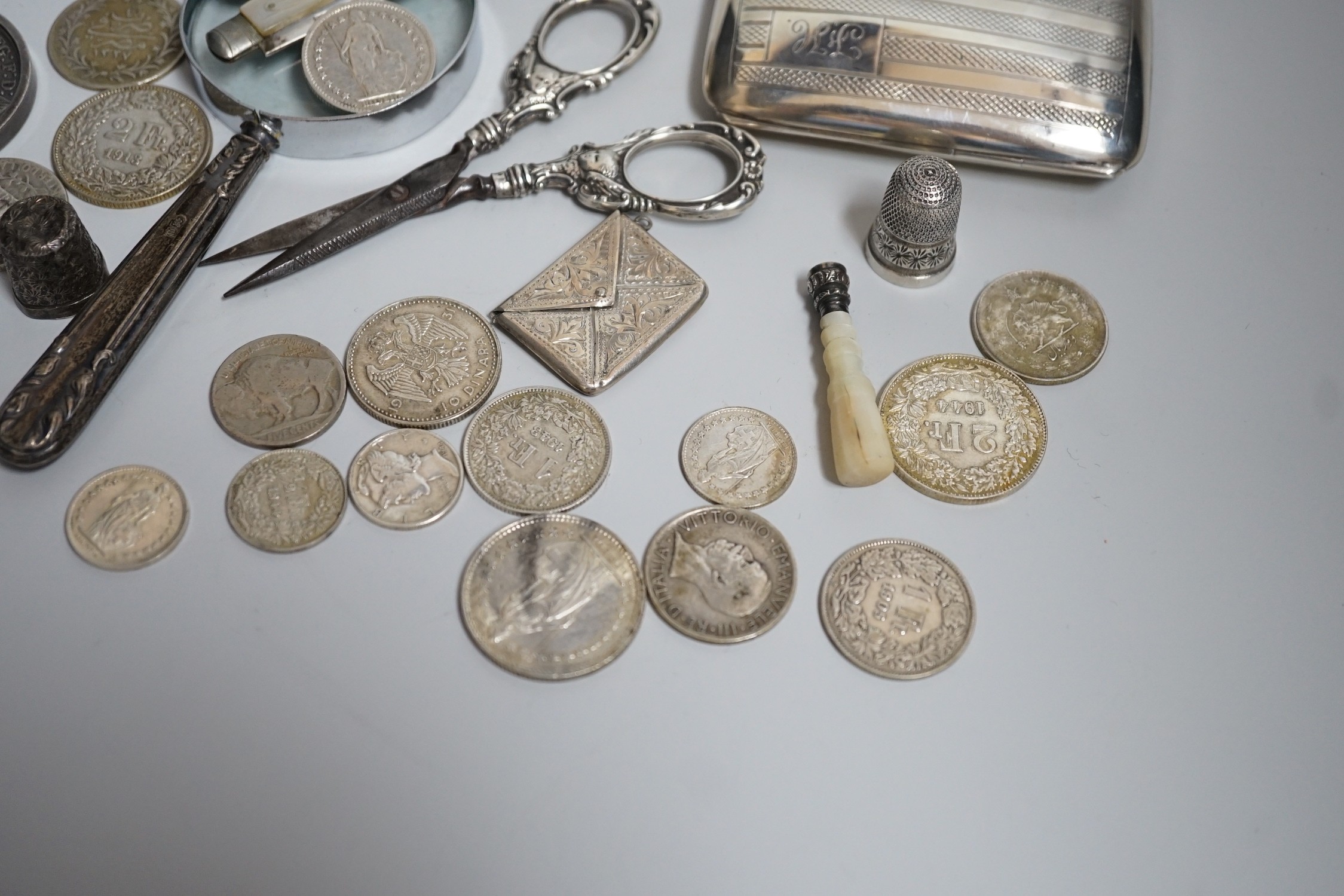 Miscellaneous small silver and white metal items including thimbles, a cigarette case, envelope - Image 2 of 5