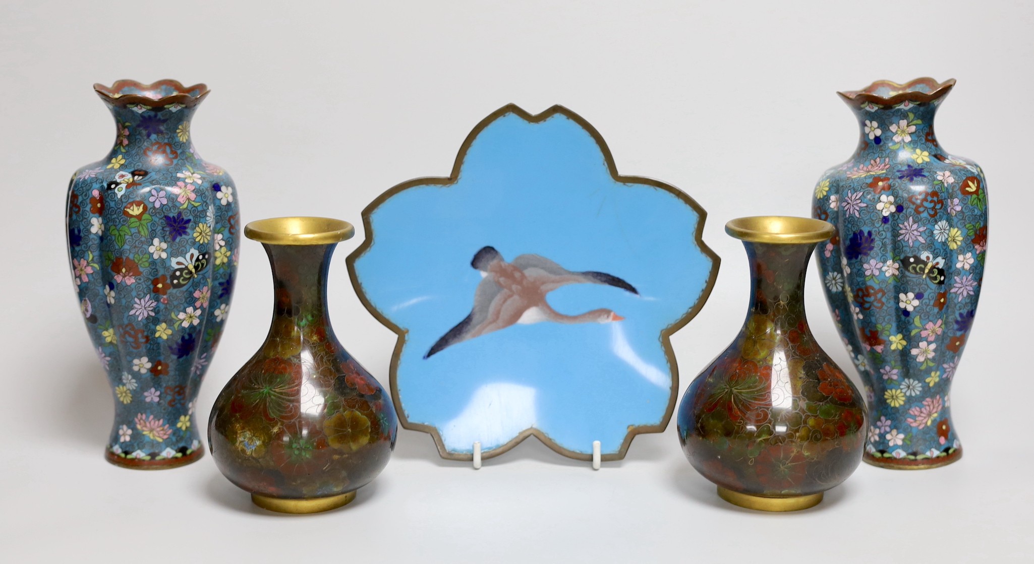 Two pairs of Japanese cloisonné enamel vases and a cloisonné enamel dish tallest 19cm