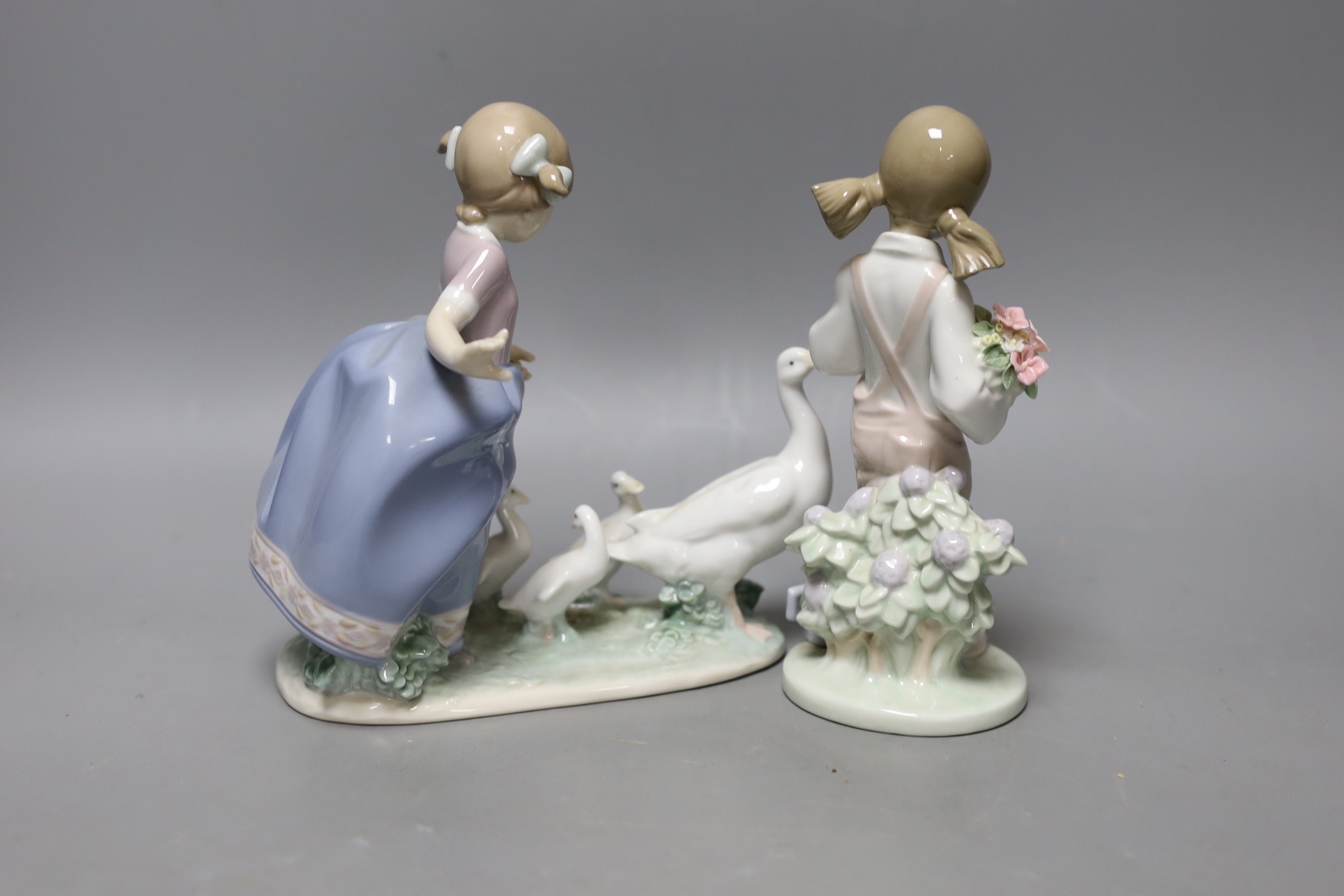 A boxed Lladro figure and another - Image 2 of 4