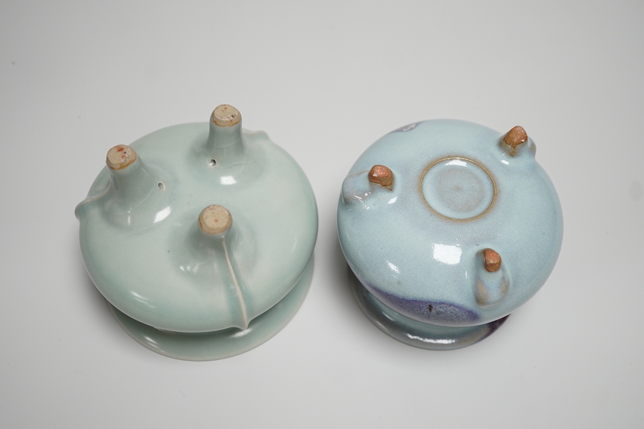 A Chinese Jun type censer and a celadon glazed censer - Image 4 of 4