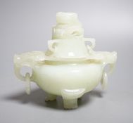 A Chinese bowenite jade censer and cover, overall height 12cm