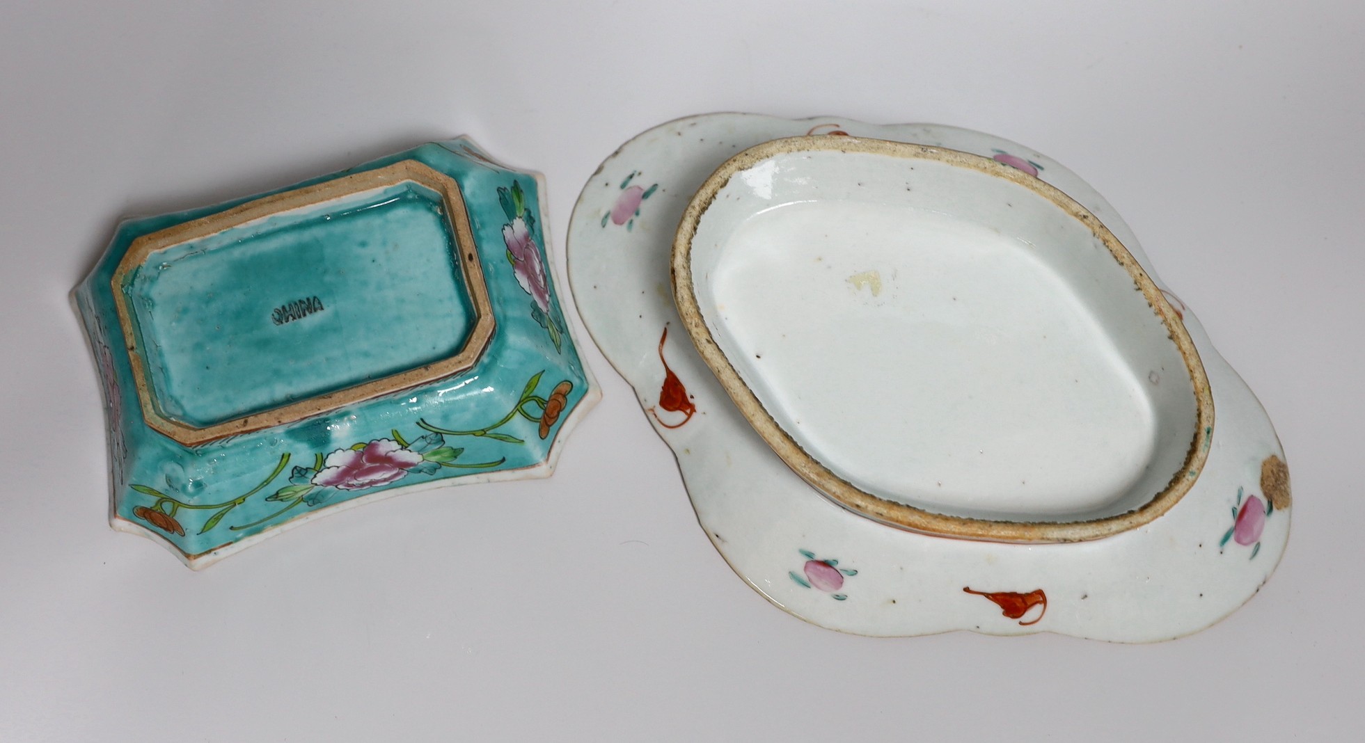 Two Chinese famille rose dishes, late 19th/early 20th century, 27cm long - Image 4 of 4
