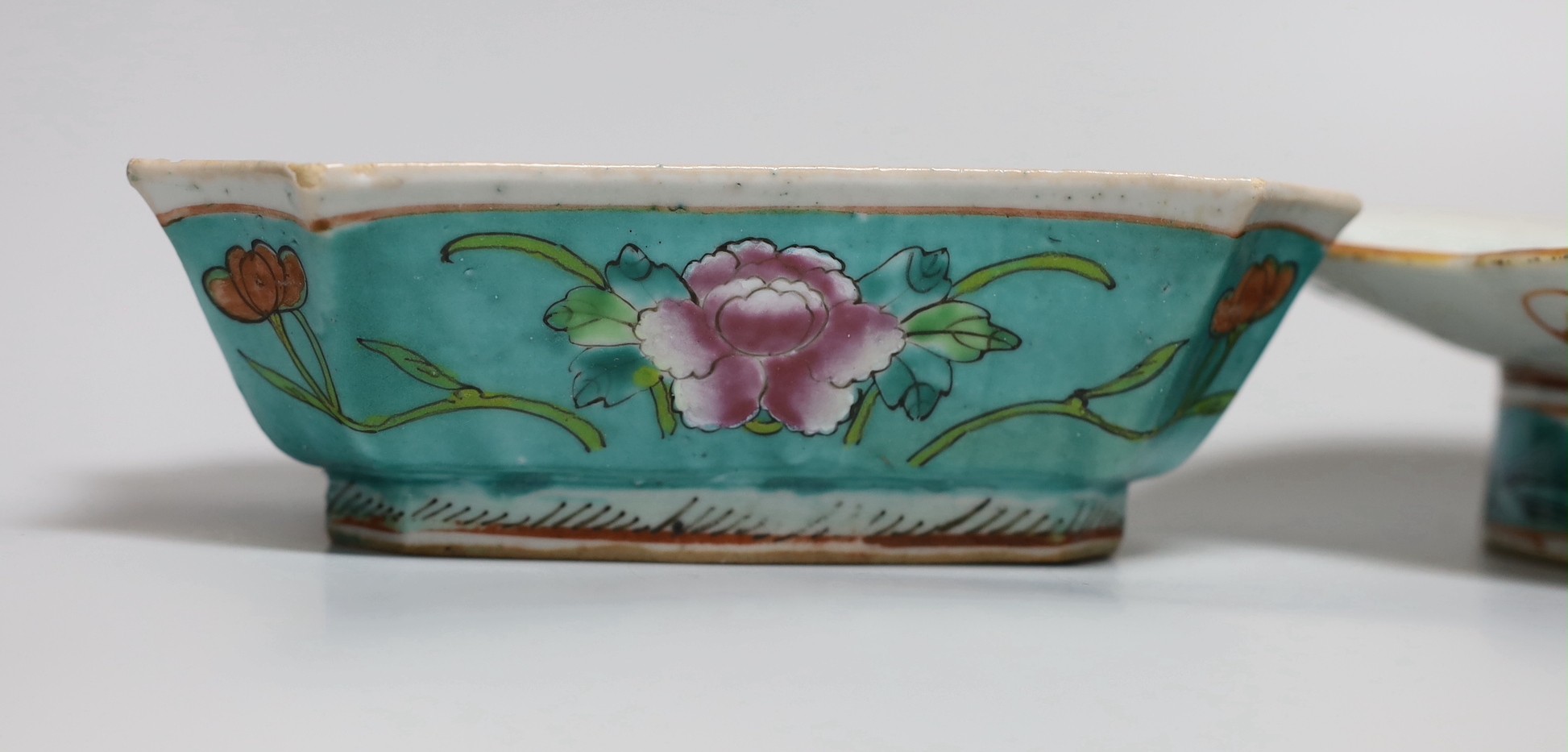 Two Chinese famille rose dishes, late 19th/early 20th century, 27cm long - Image 2 of 4