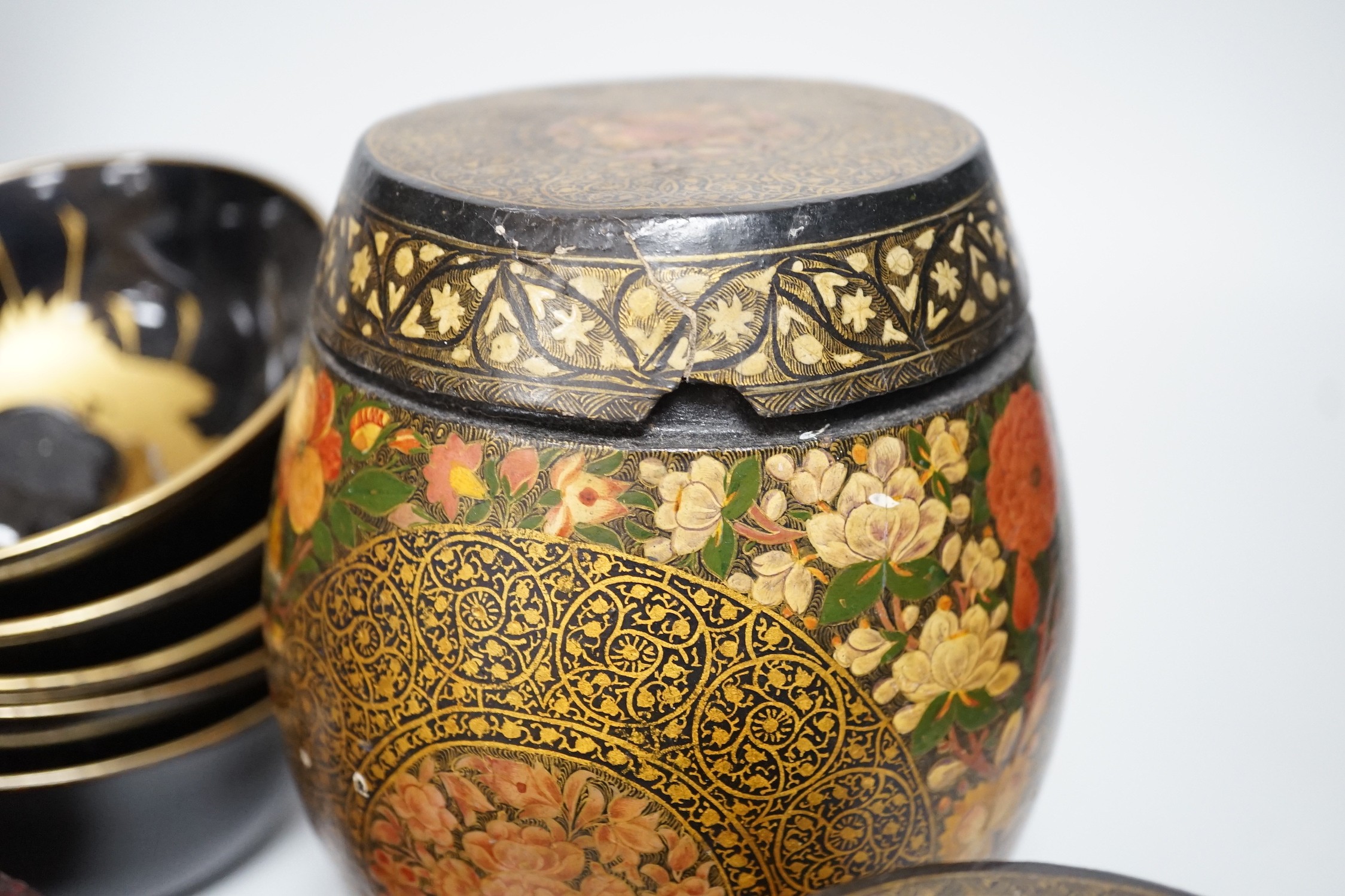 A Japanese red lacquer natsume, 7cm high, and matching tea cup Together with Mixed decorative - Image 5 of 5