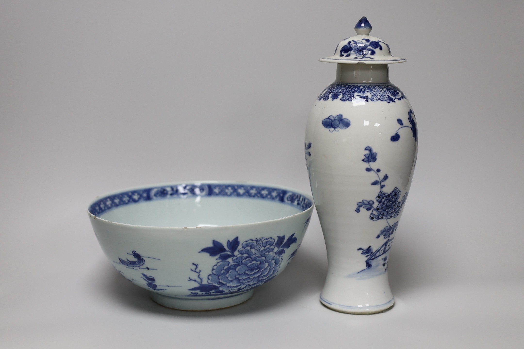 A Chinese blue and white bowl and a similar vase, both Qianlong period, vase 28cm tall - Image 2 of 5