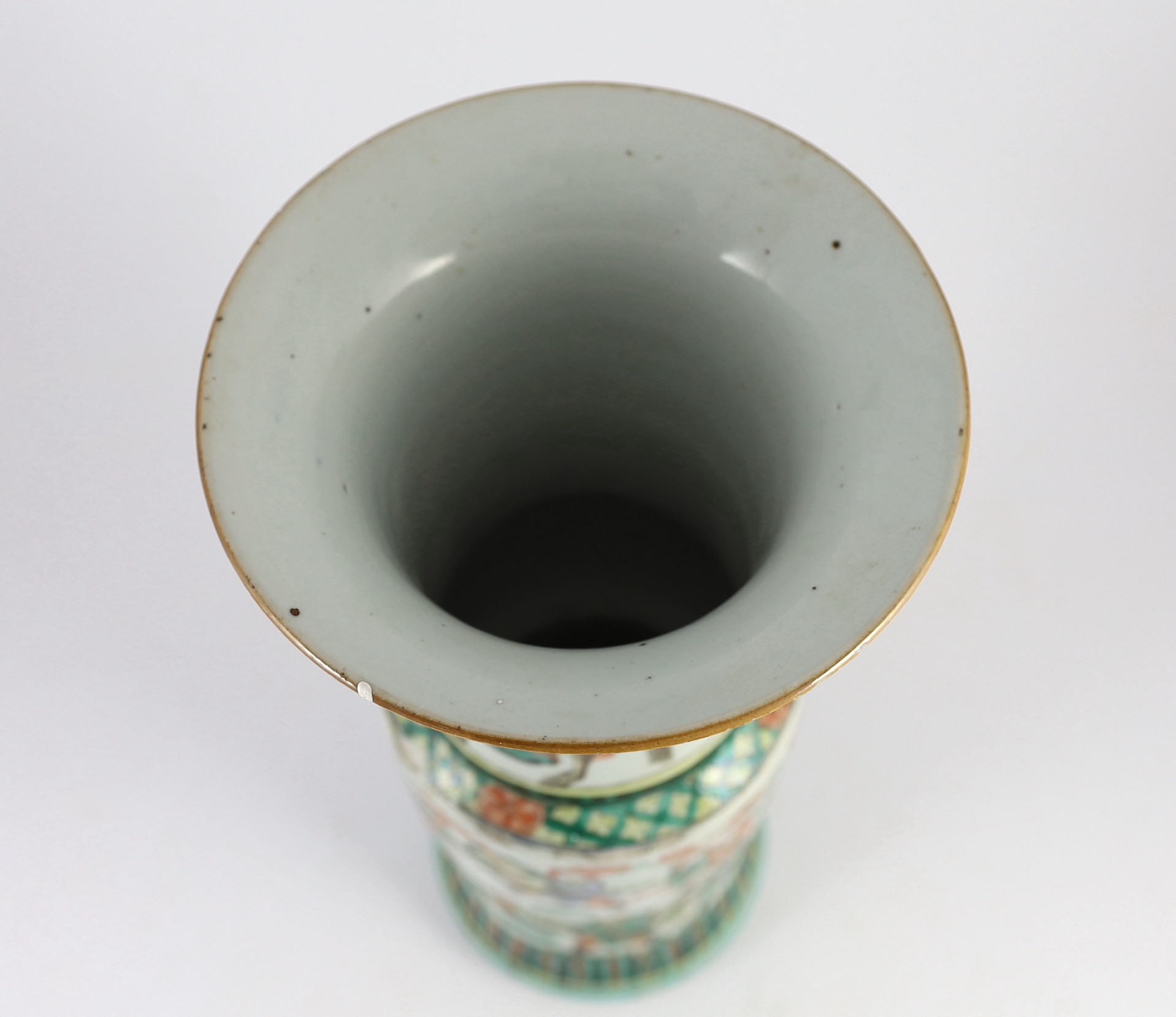 A Chinese famille verte beaker vase, gu, 19th century, painted with three continuous bands of - Image 4 of 5