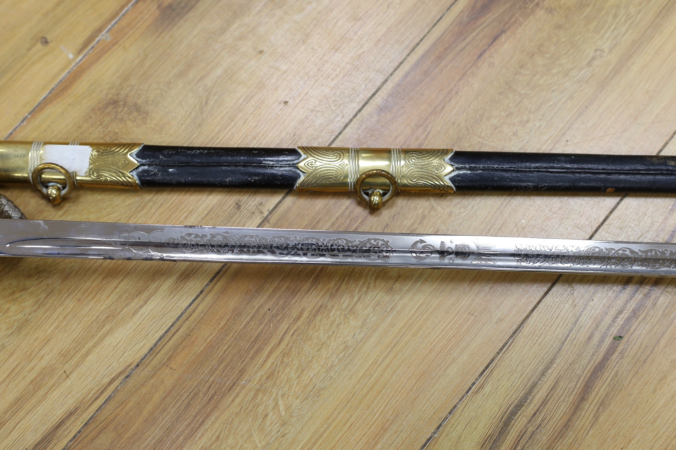 A QEII Naval officer's dress sword and scabbard - Image 8 of 9