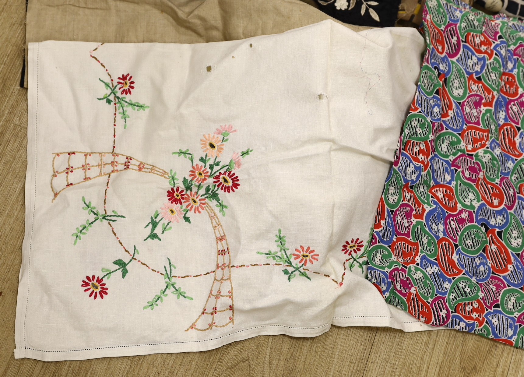 Various lengths of 1940's and later crepe, a large beaded edged cover and other fabrics, etc. - Image 2 of 6