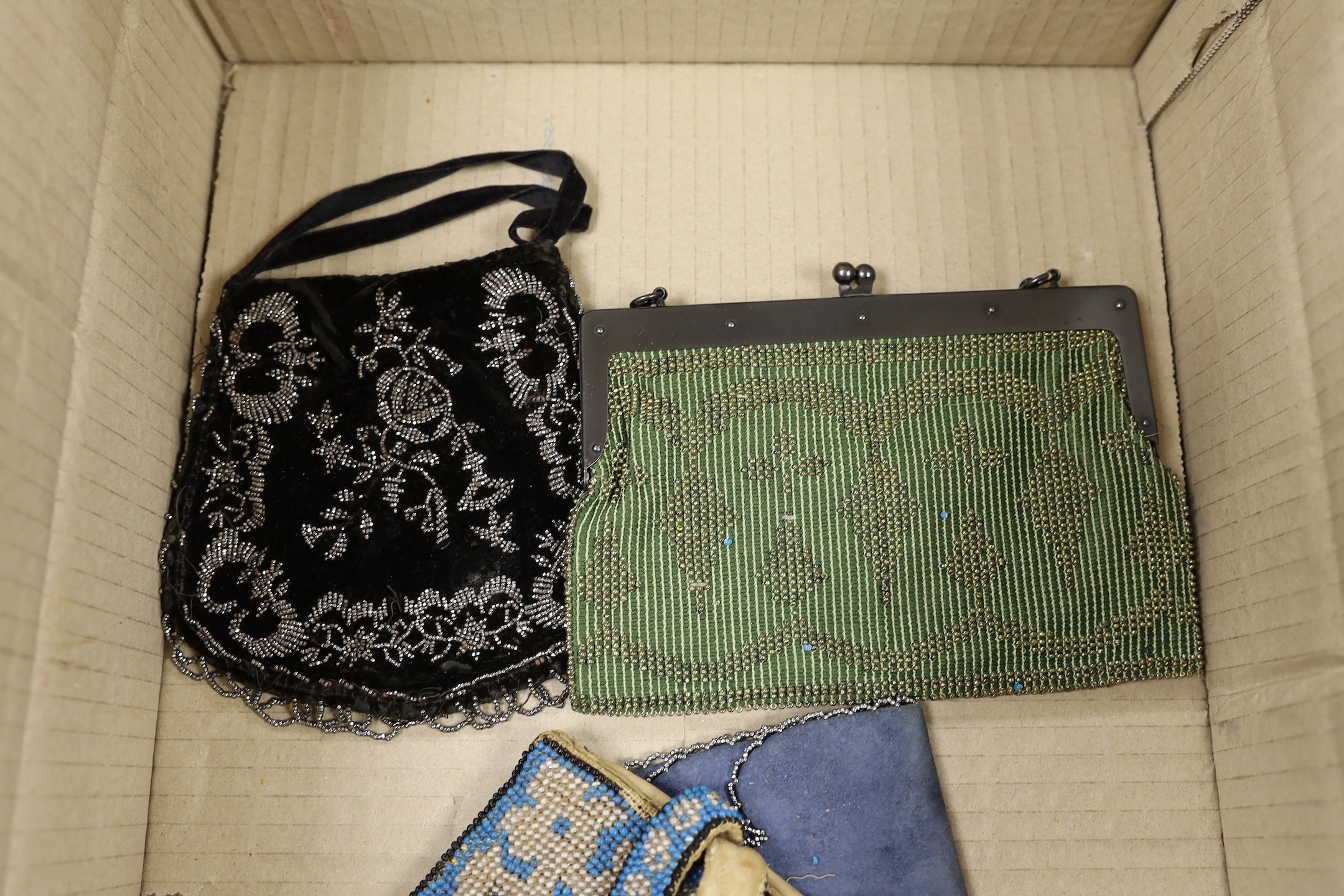 A collection nine 19th and 20th century beaded and petite point bags - Image 6 of 6