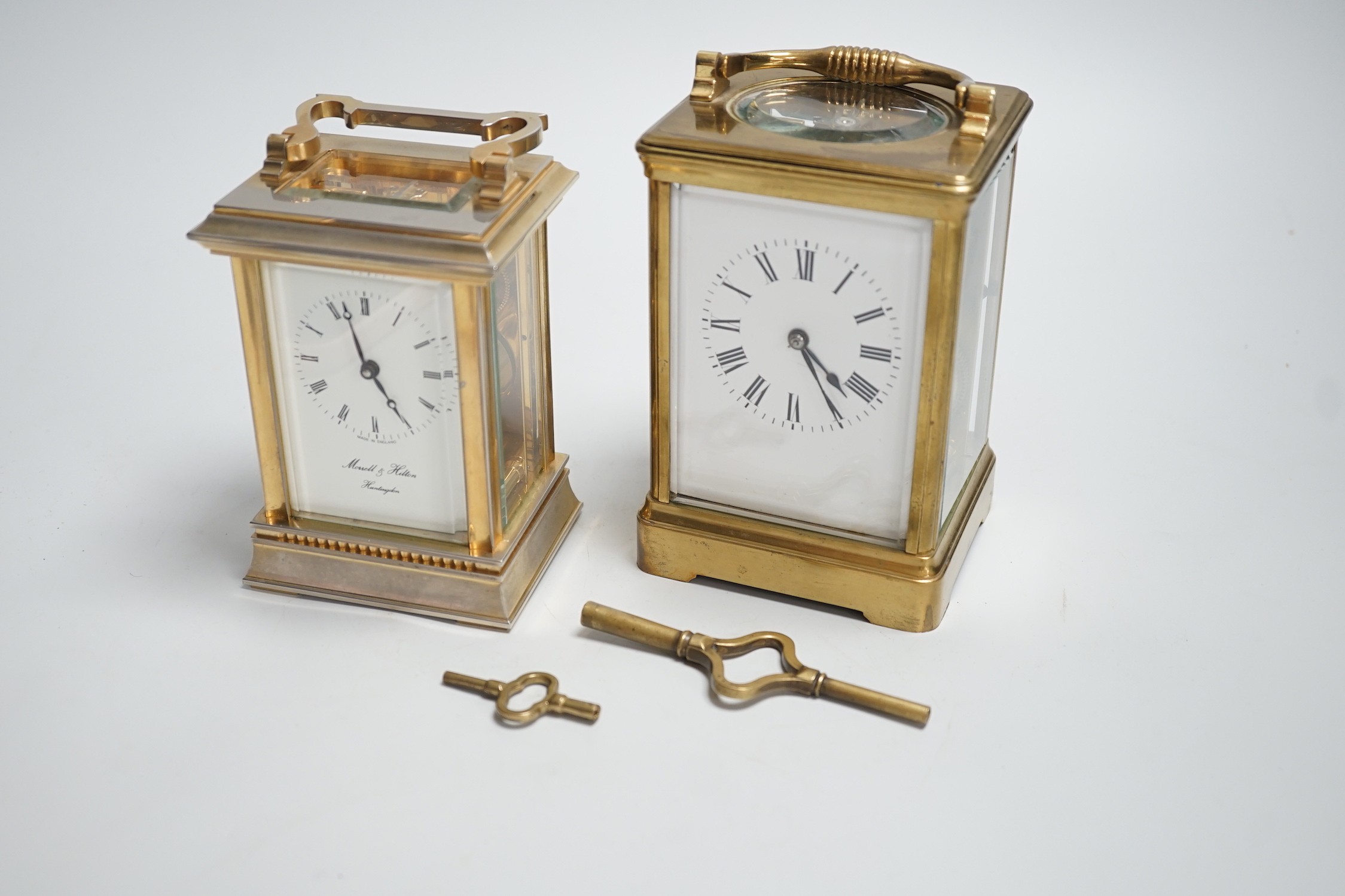 Two English brass carriage clocks with winding keys. Tallest 14.5cm - Image 2 of 8