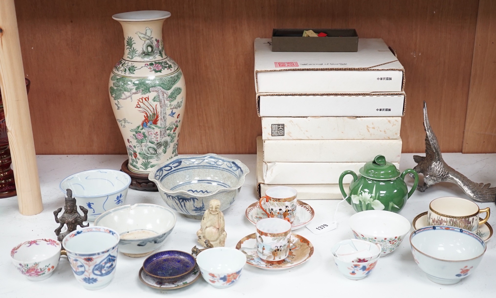 Quantity of Chinese and Japanese ceramics etc.