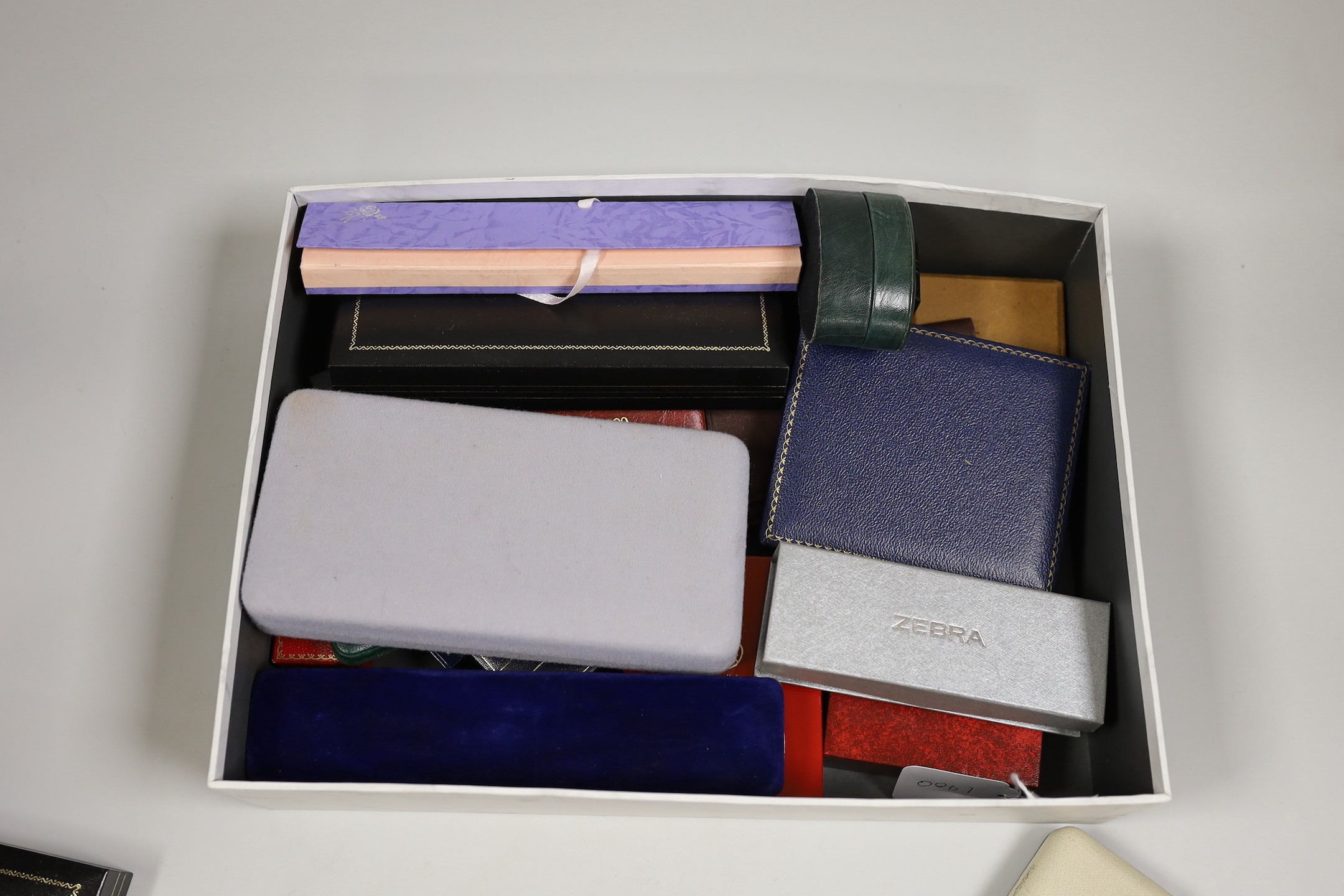 A group of assorted jewellery boxes. - Image 2 of 3