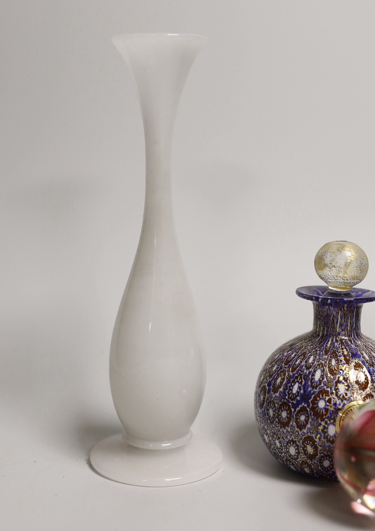 A quantity of Venetian and other glass, including millefiore, tallest 19cm - Image 3 of 5