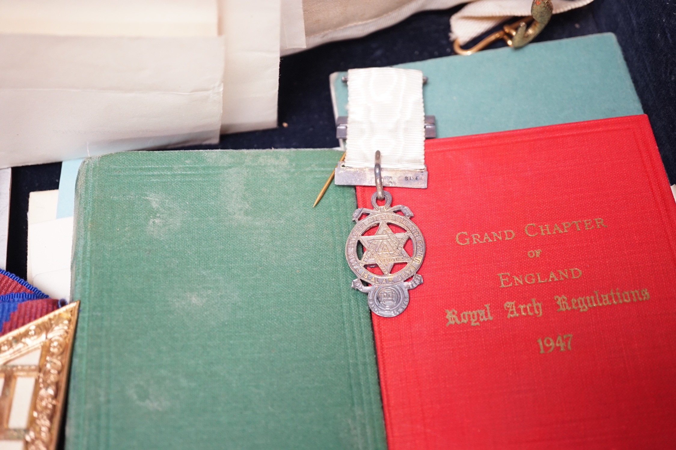 Various Masonic wares in a leather case - Image 5 of 6