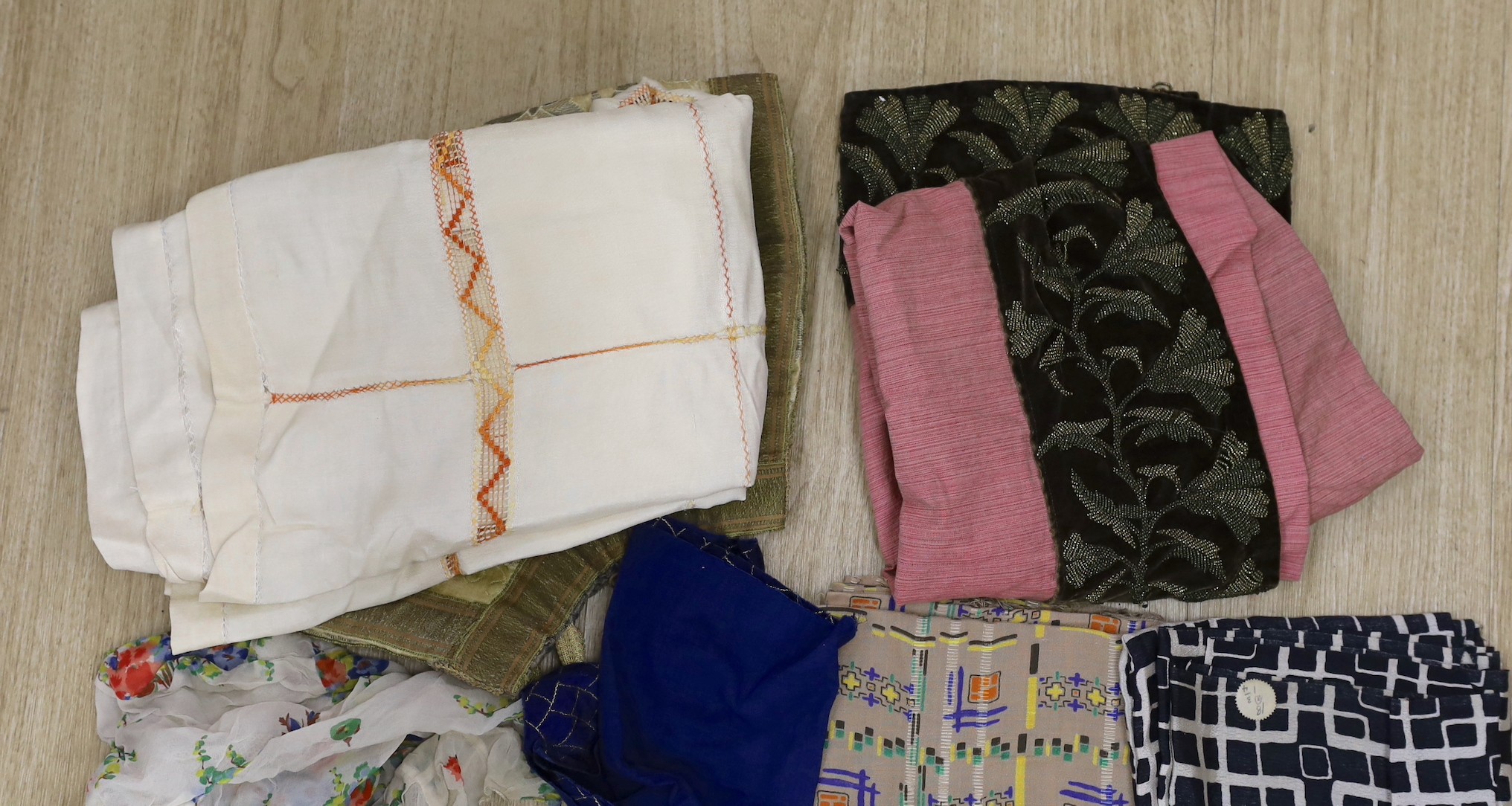 Various lengths of 1940's and later crepe, a large beaded edged cover and other fabrics, etc. - Image 6 of 6