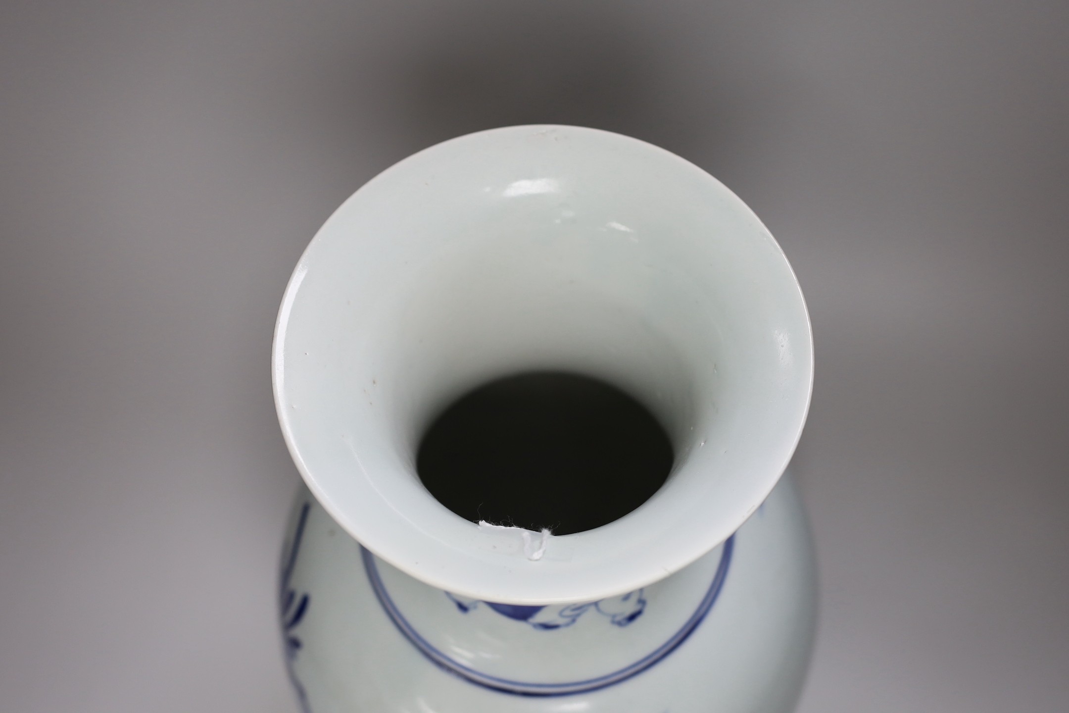 A Chinese blue and white 'scholar's' vase, early 20th century. 37cm high - Image 4 of 5