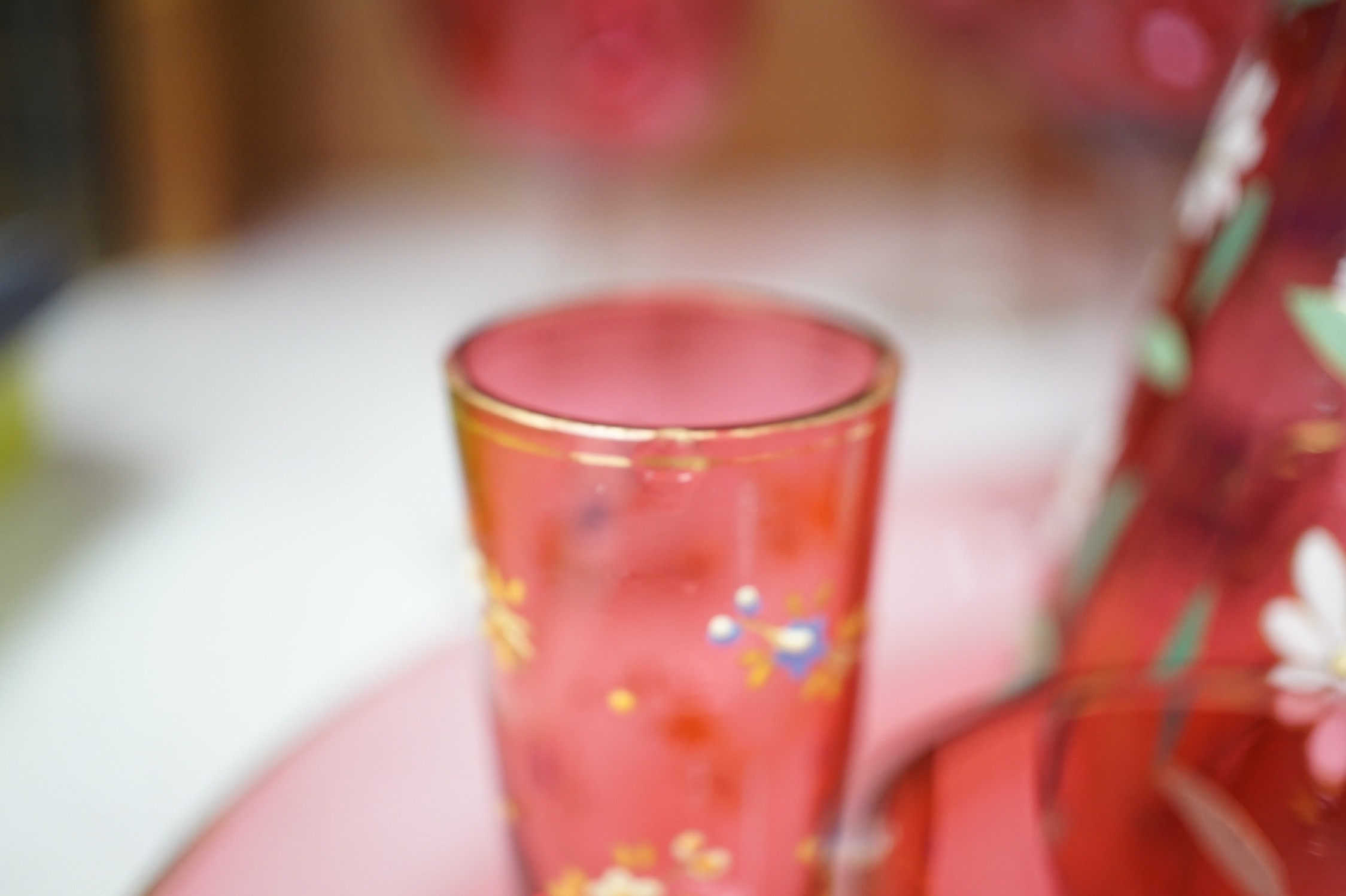 A collection of cranberry glass, a dump paperweight, another and a sweetmeat jar, tallest 28.5 cm - Image 9 of 10