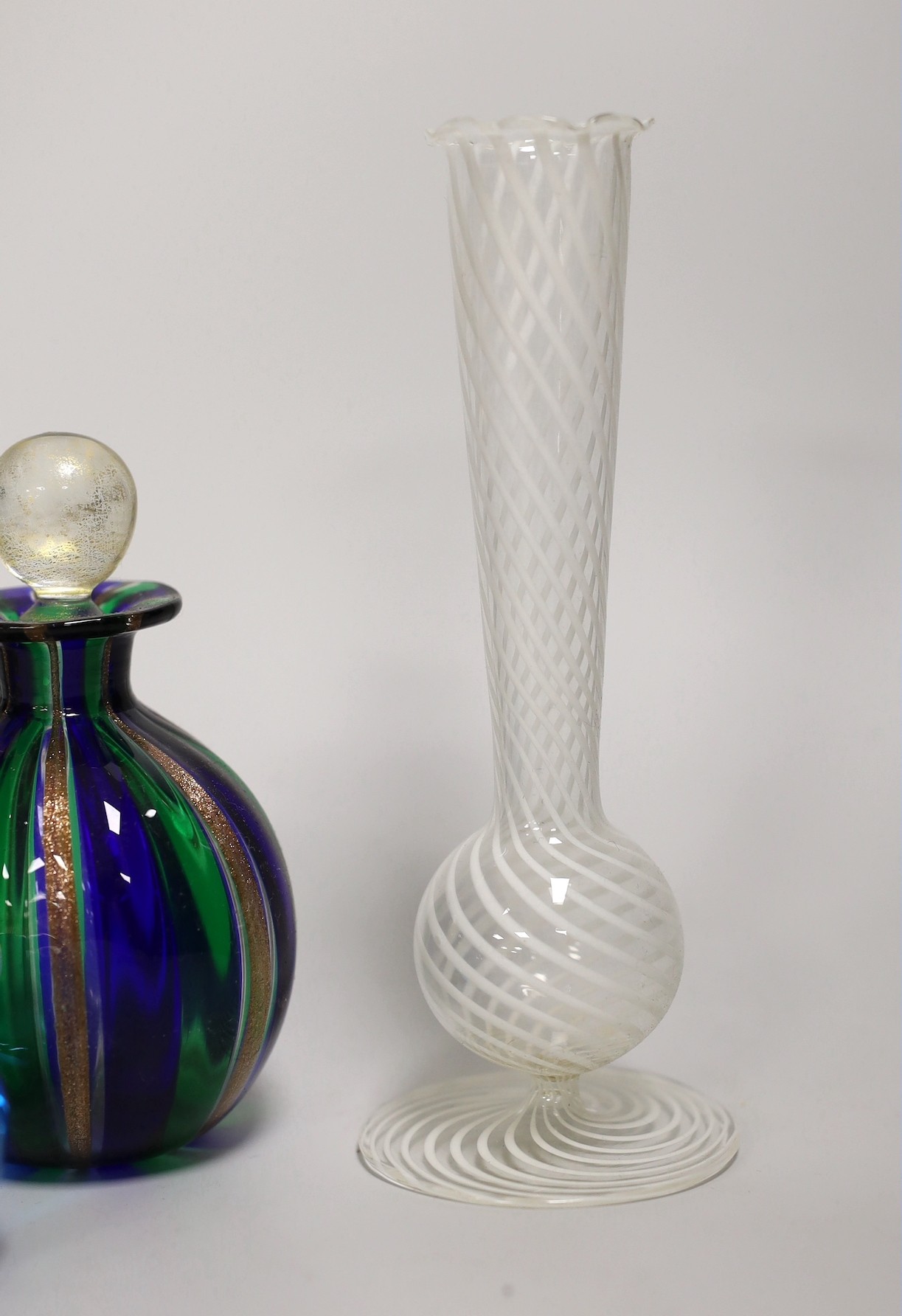 A quantity of Venetian and other glass, including millefiore, tallest 19cm - Image 2 of 5