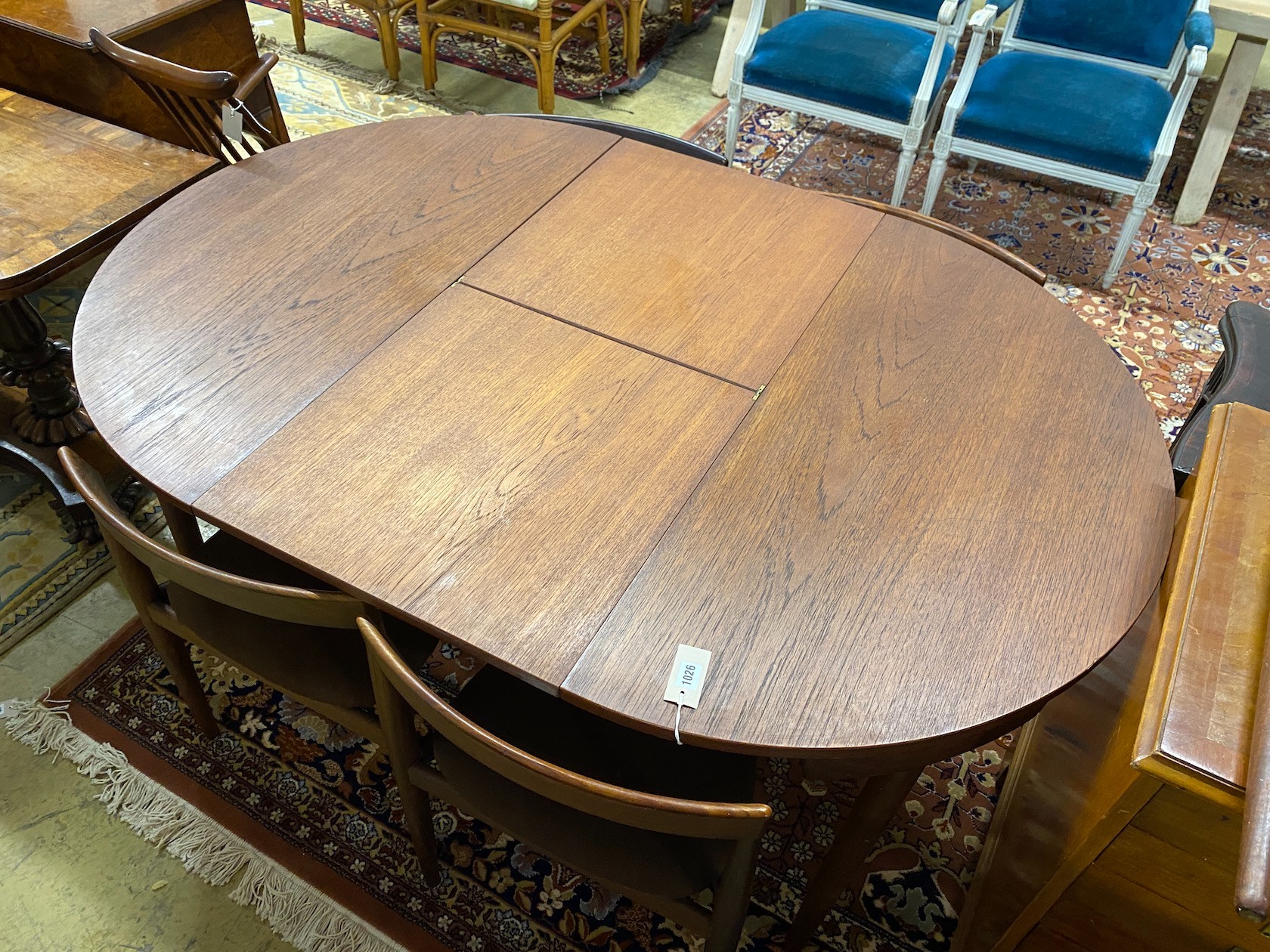 Hans Olsen for Frem Røjle a mid century teak extending dining table, length 156cm extended, depth - Image 4 of 4