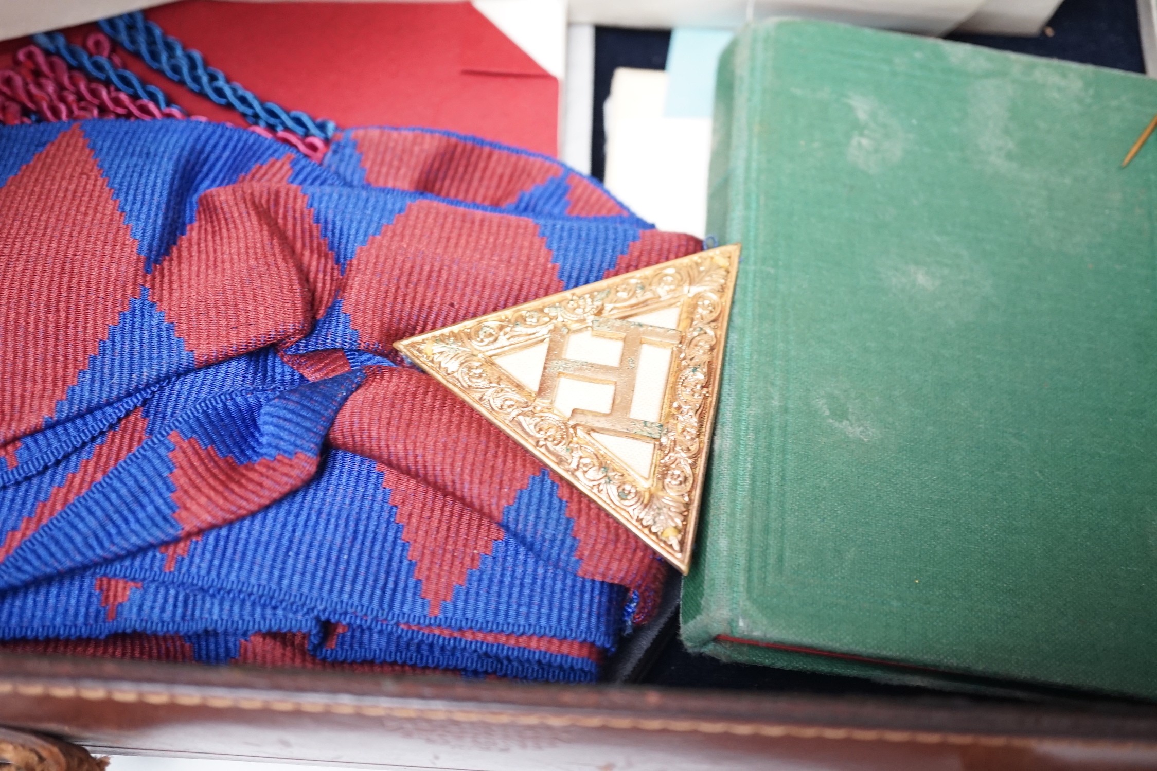 Various Masonic wares in a leather case - Image 6 of 6