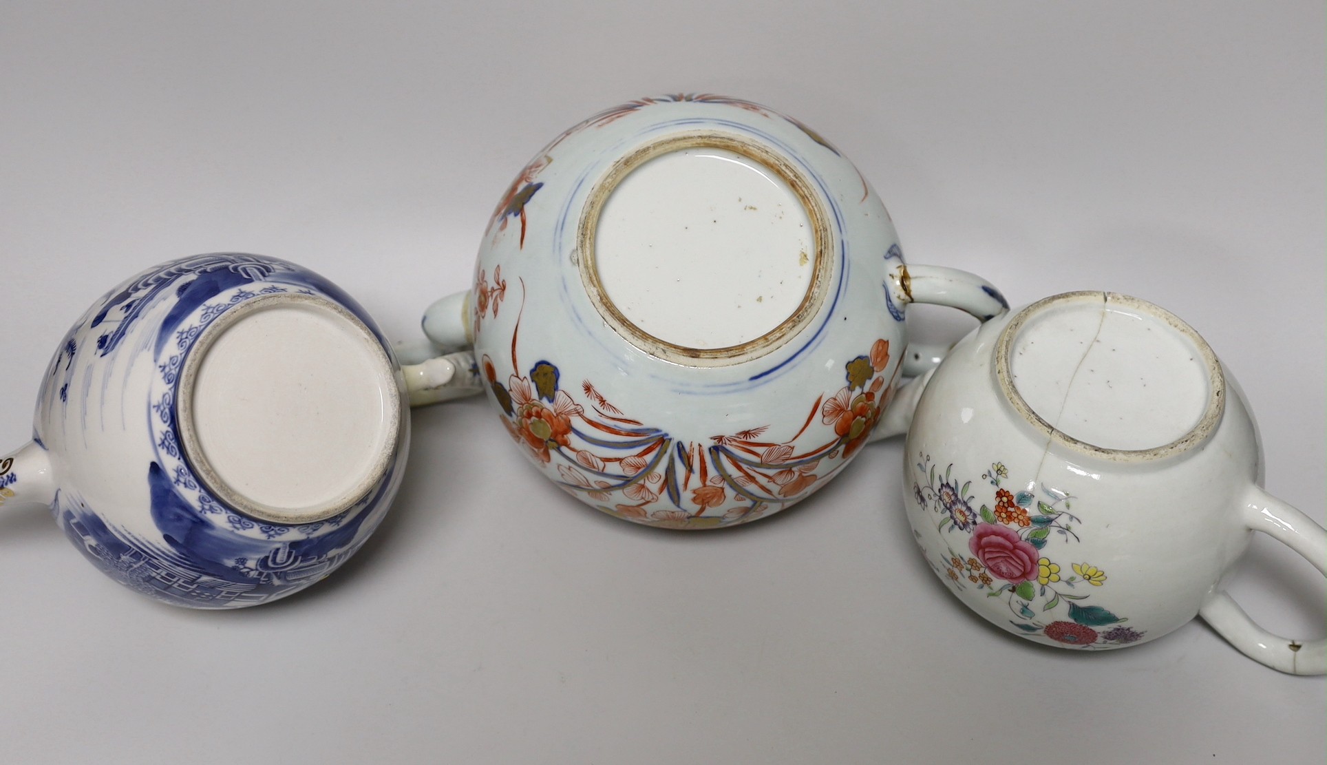 Four 18th century Chinese Export porcelain teapots. Tallest 15cm - Image 6 of 7