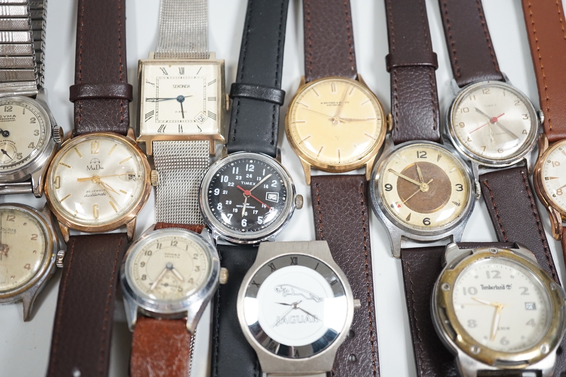 A collection of twelve assorted mainly gentleman's wrist watches, including Cyma, Sekonda and - Image 3 of 7