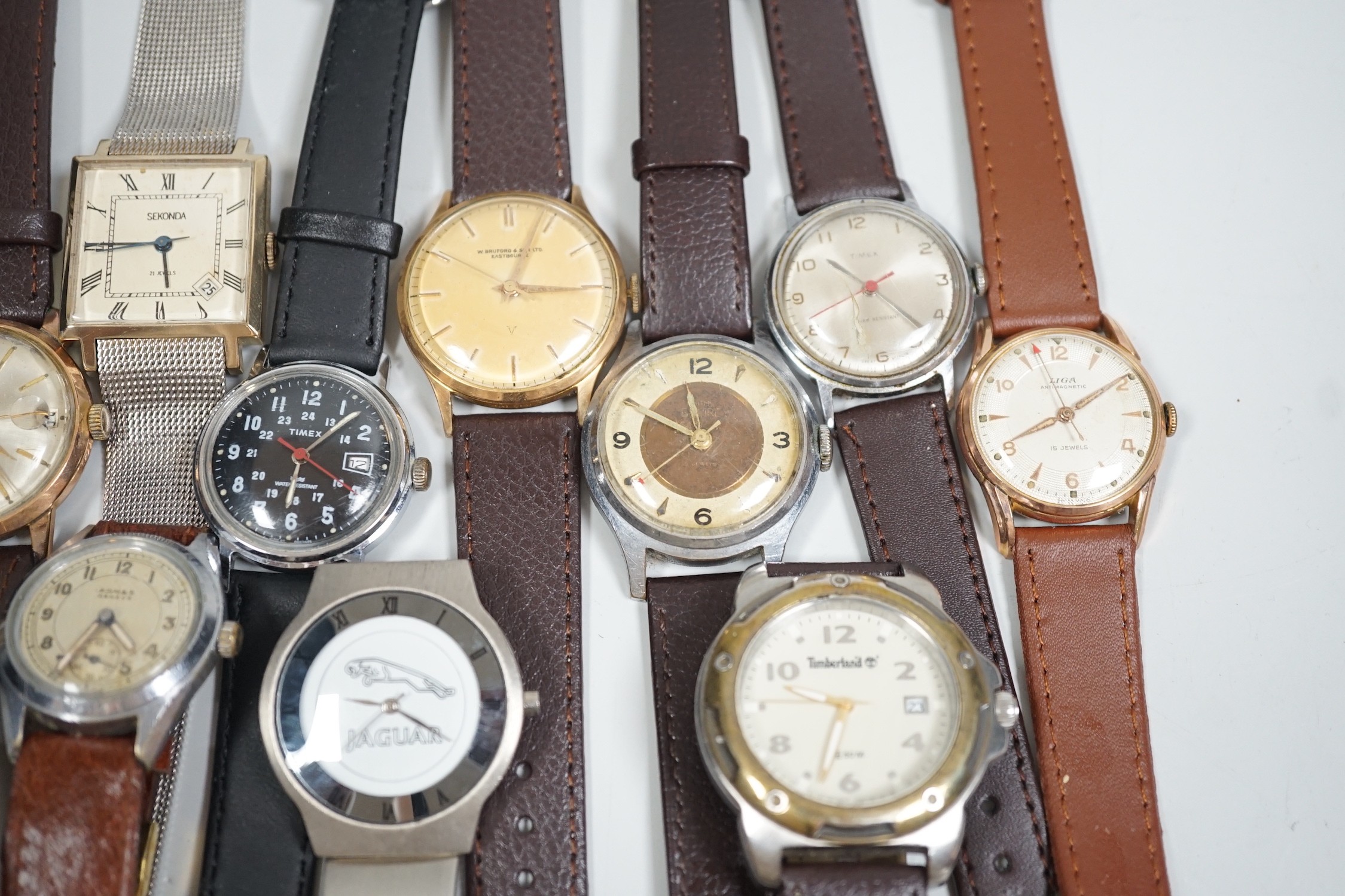 A collection of twelve assorted mainly gentleman's wrist watches, including Cyma, Sekonda and - Image 4 of 7