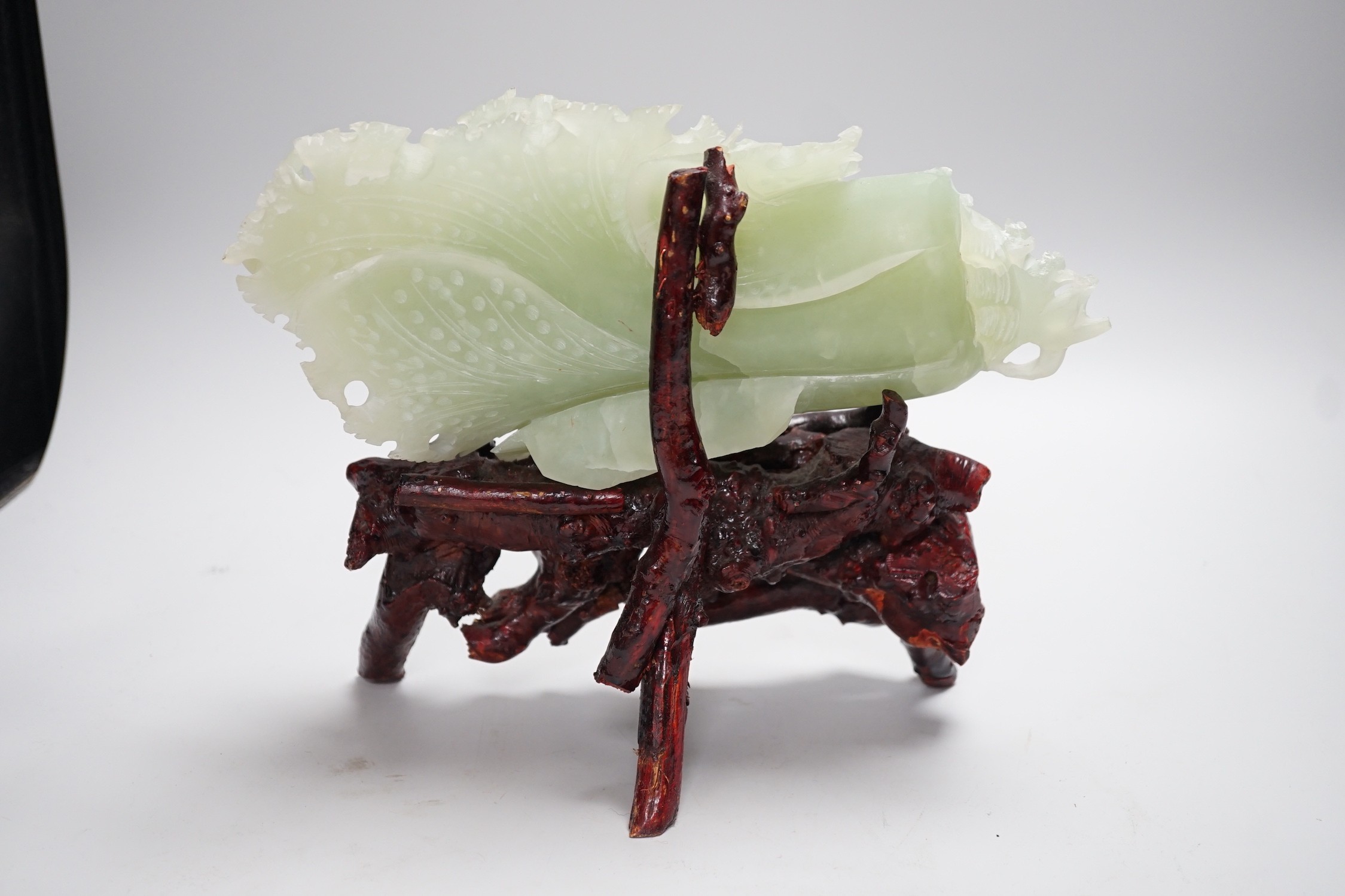 A Chinese bowenite jade carving of a cabbage and a rootwood stand, overall height 24cm - Image 4 of 6