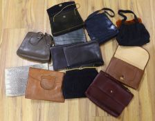 A collection of 1930’-late 40’s leather and snakeskin ladies handbags and clutch bags (11)