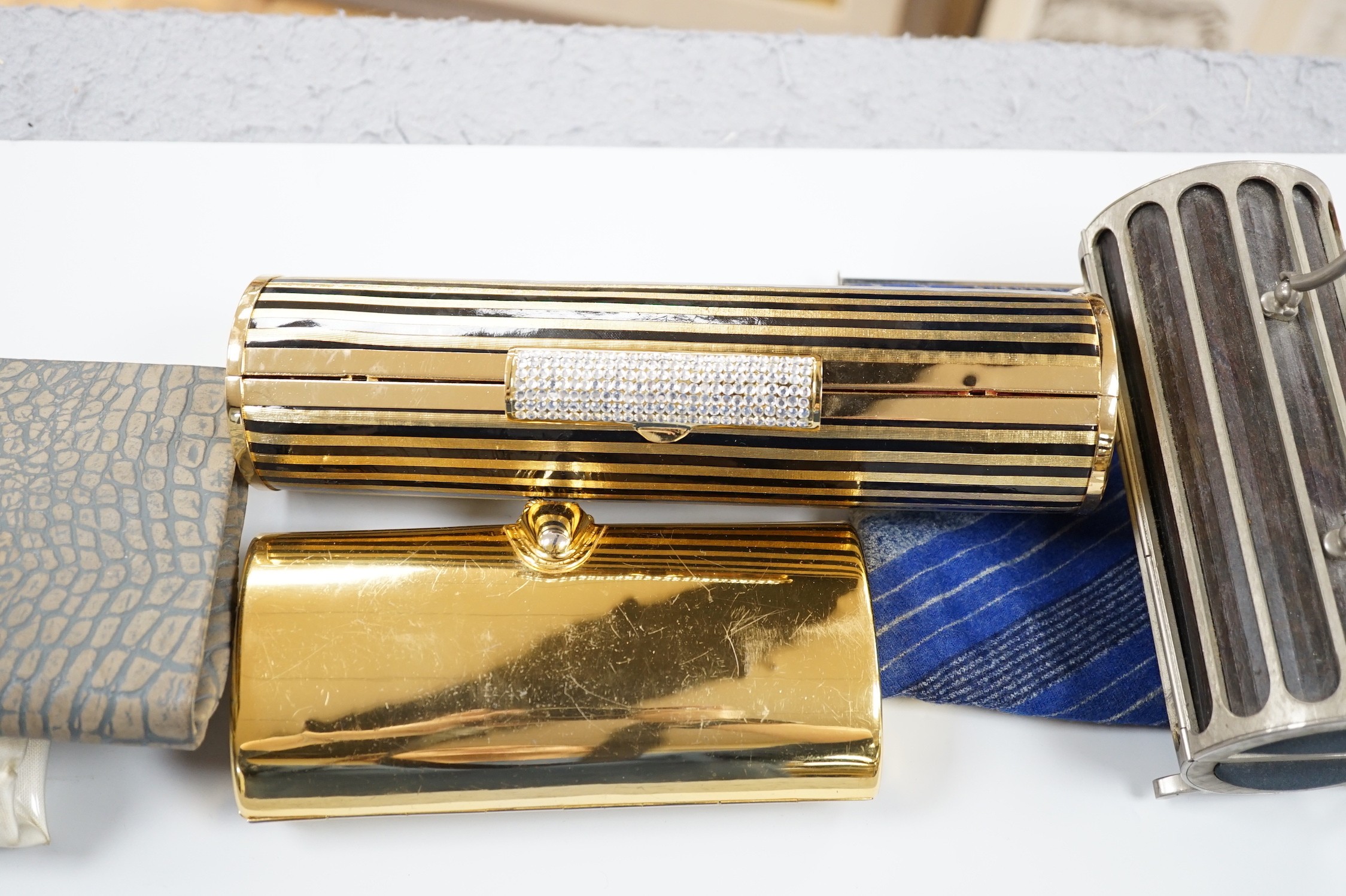 Two 1960's gilt metal ladies evening bags, a metal and wooden bag, a 1950's plastic and fabric bag - Image 3 of 8