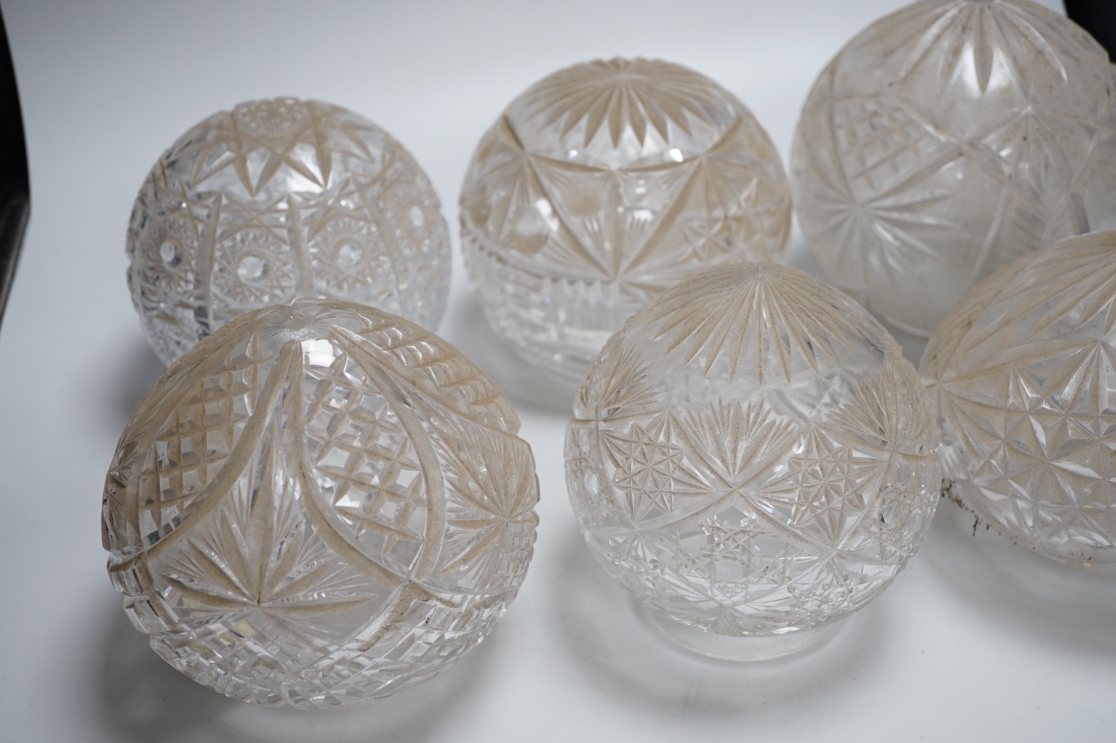 A collection of six circular cut glass table lamp shades (6) - Image 3 of 6