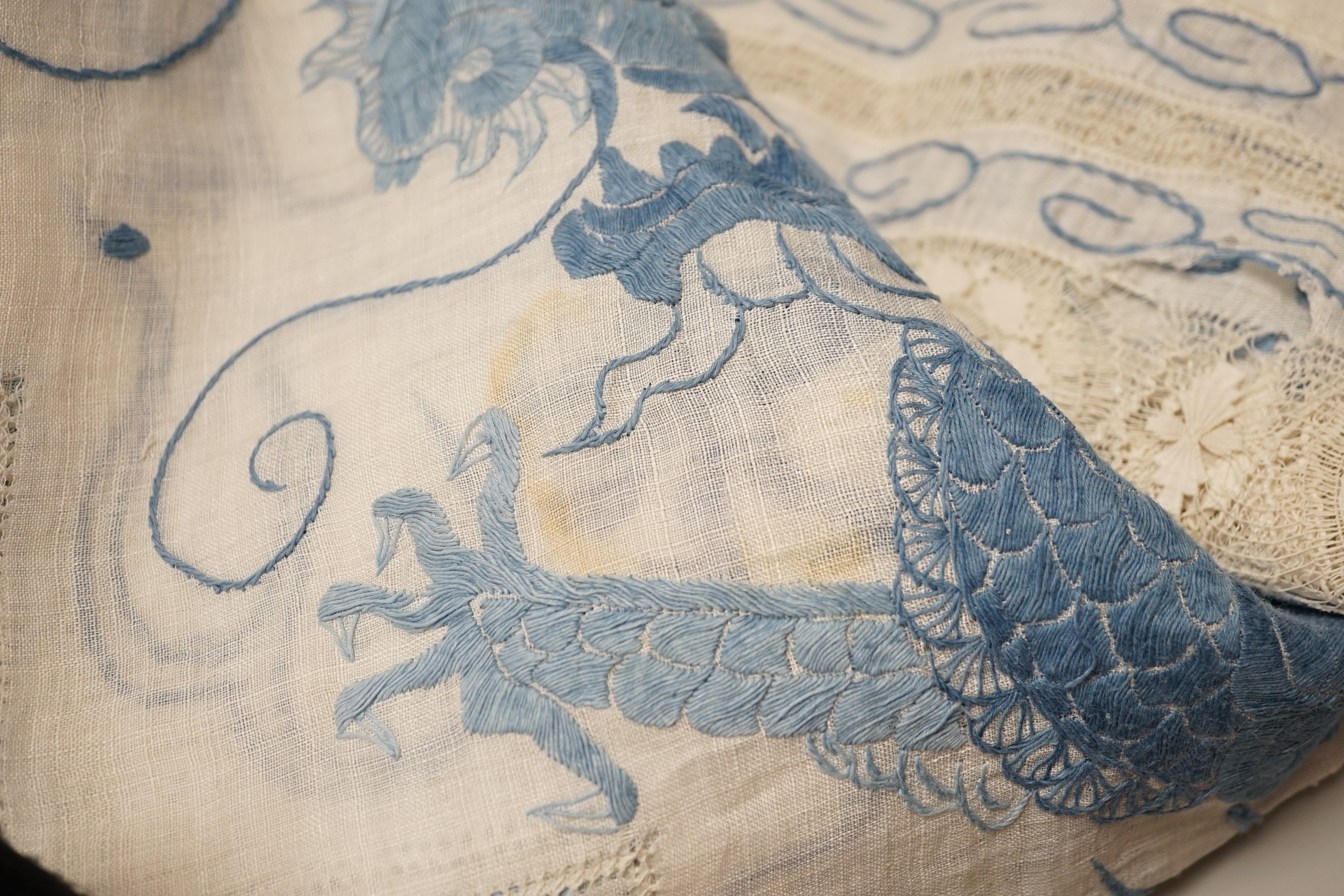 An early 20th century Chinese embroidered linen 'dragon' table cloth - Image 5 of 7
