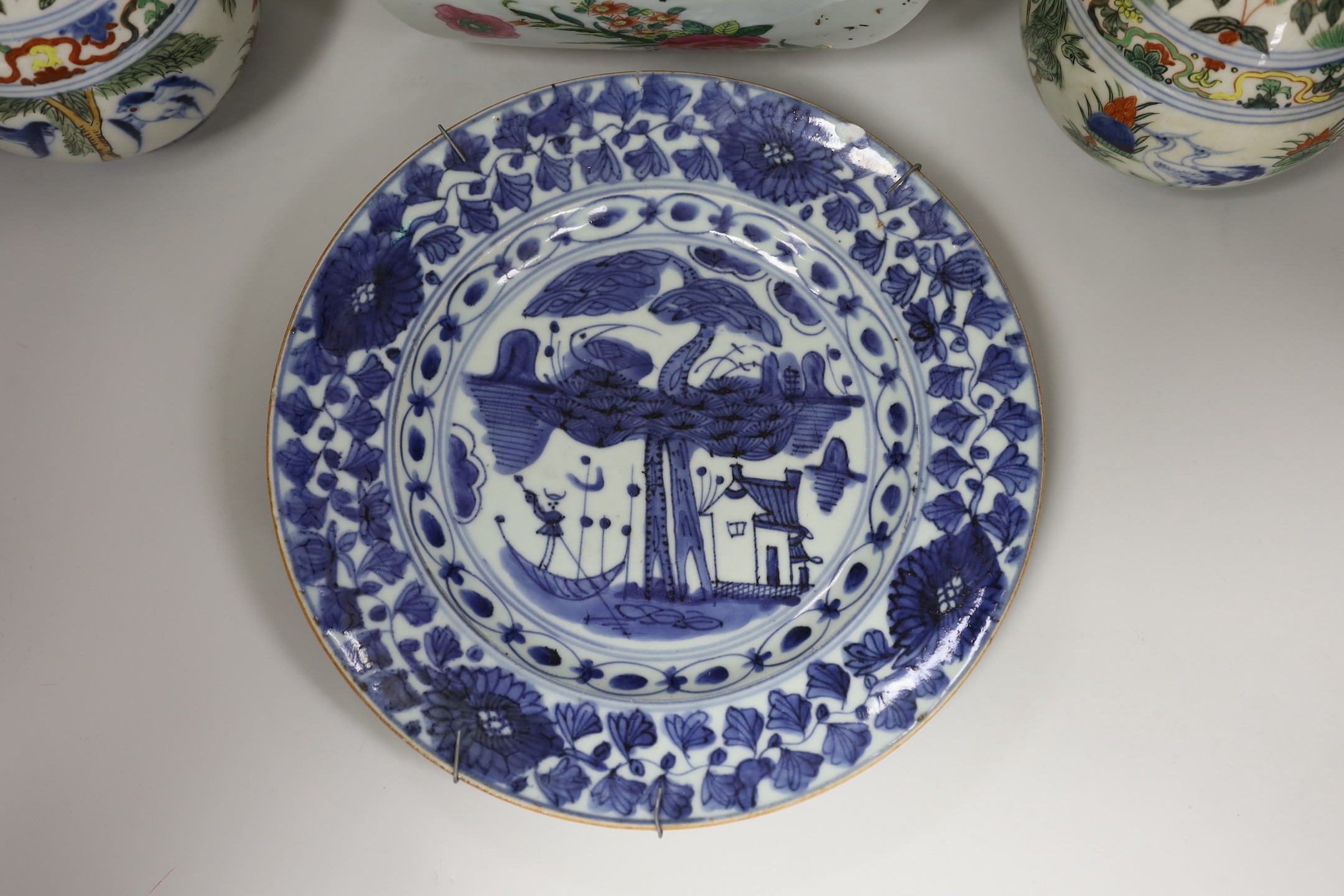 A Chinese style armorial bowl, pair of Chinese clobbered vases and a blue and white plate - Image 2 of 10