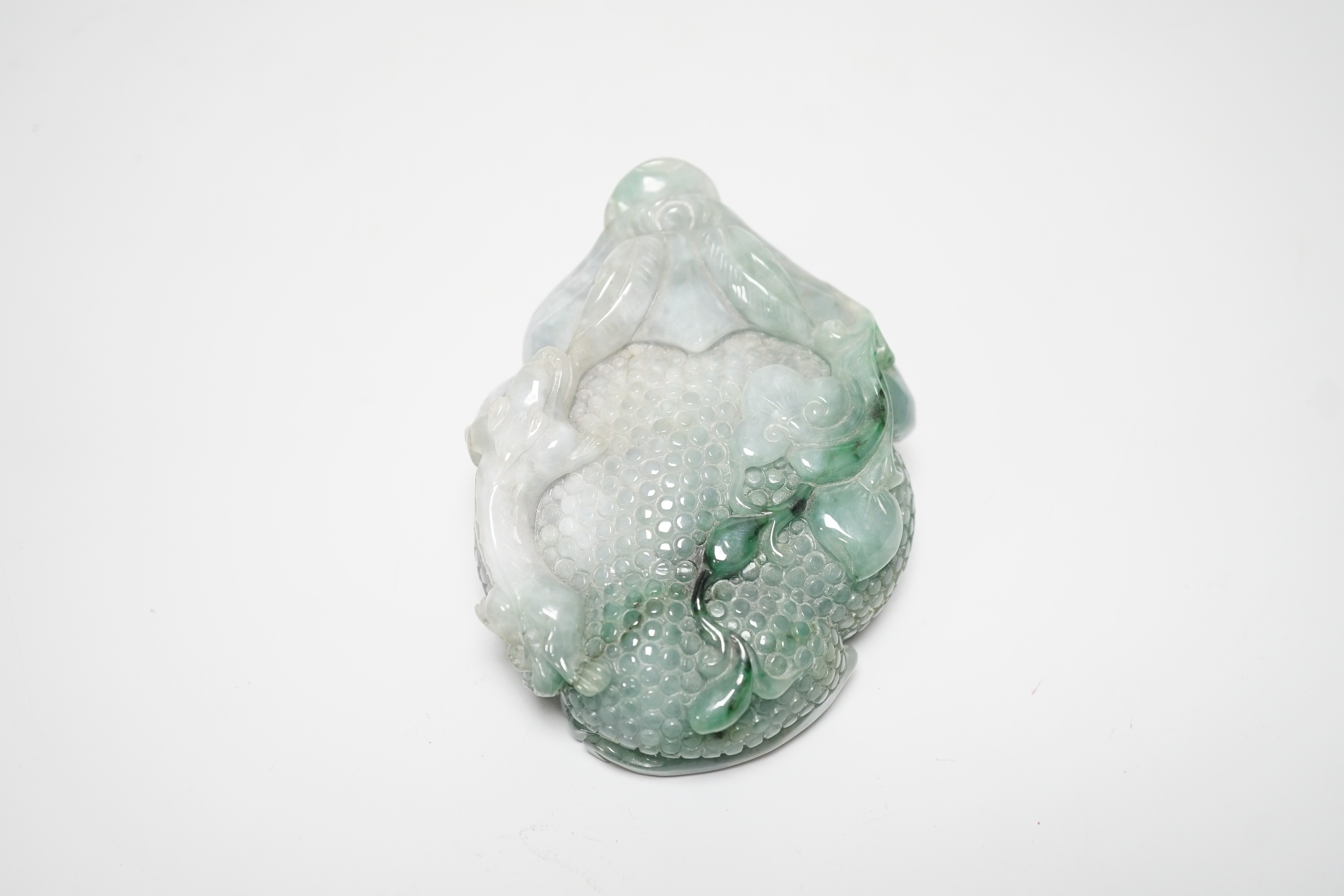 A Chinese jadeite carving of a toad, 10cm long - Image 4 of 6