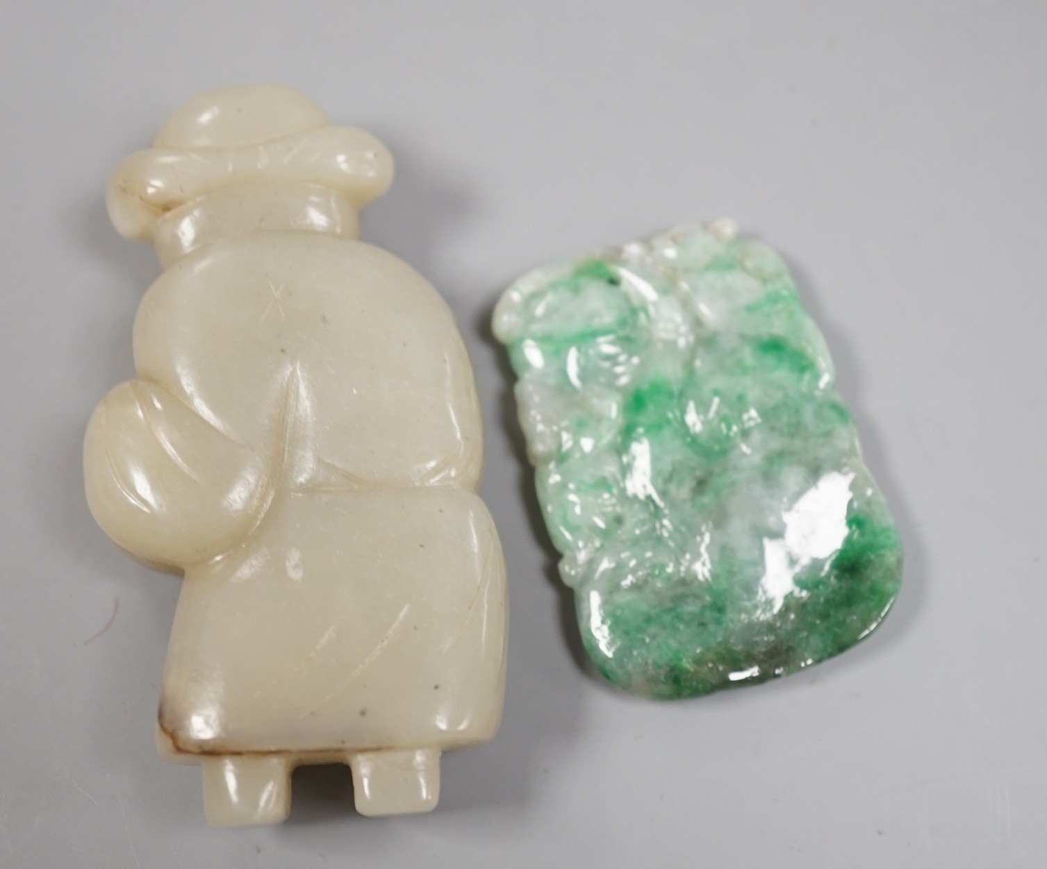 A Chinese celadon jade figure and a jadeite plaque (2) - Image 3 of 4