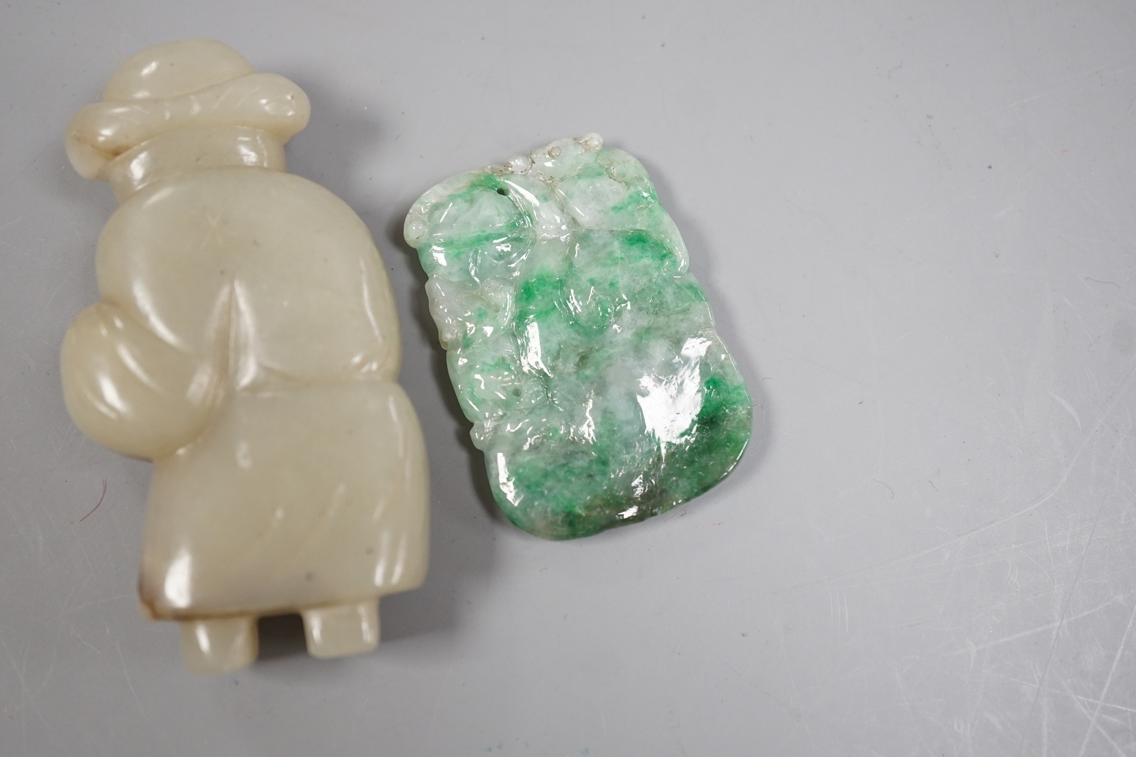 A Chinese celadon jade figure and a jadeite plaque (2) - Image 4 of 4