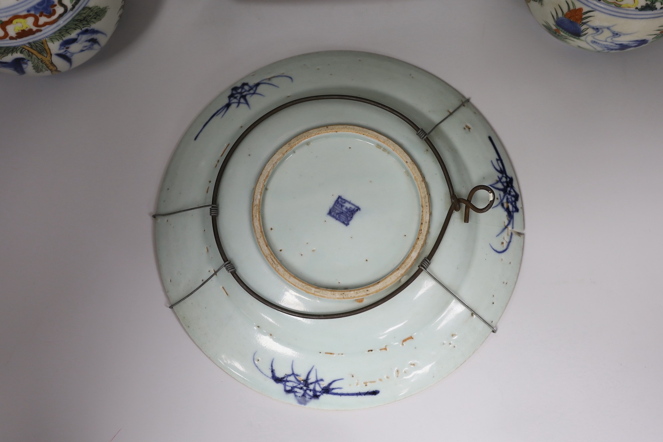 A Chinese style armorial bowl, pair of Chinese clobbered vases and a blue and white plate - Image 3 of 10