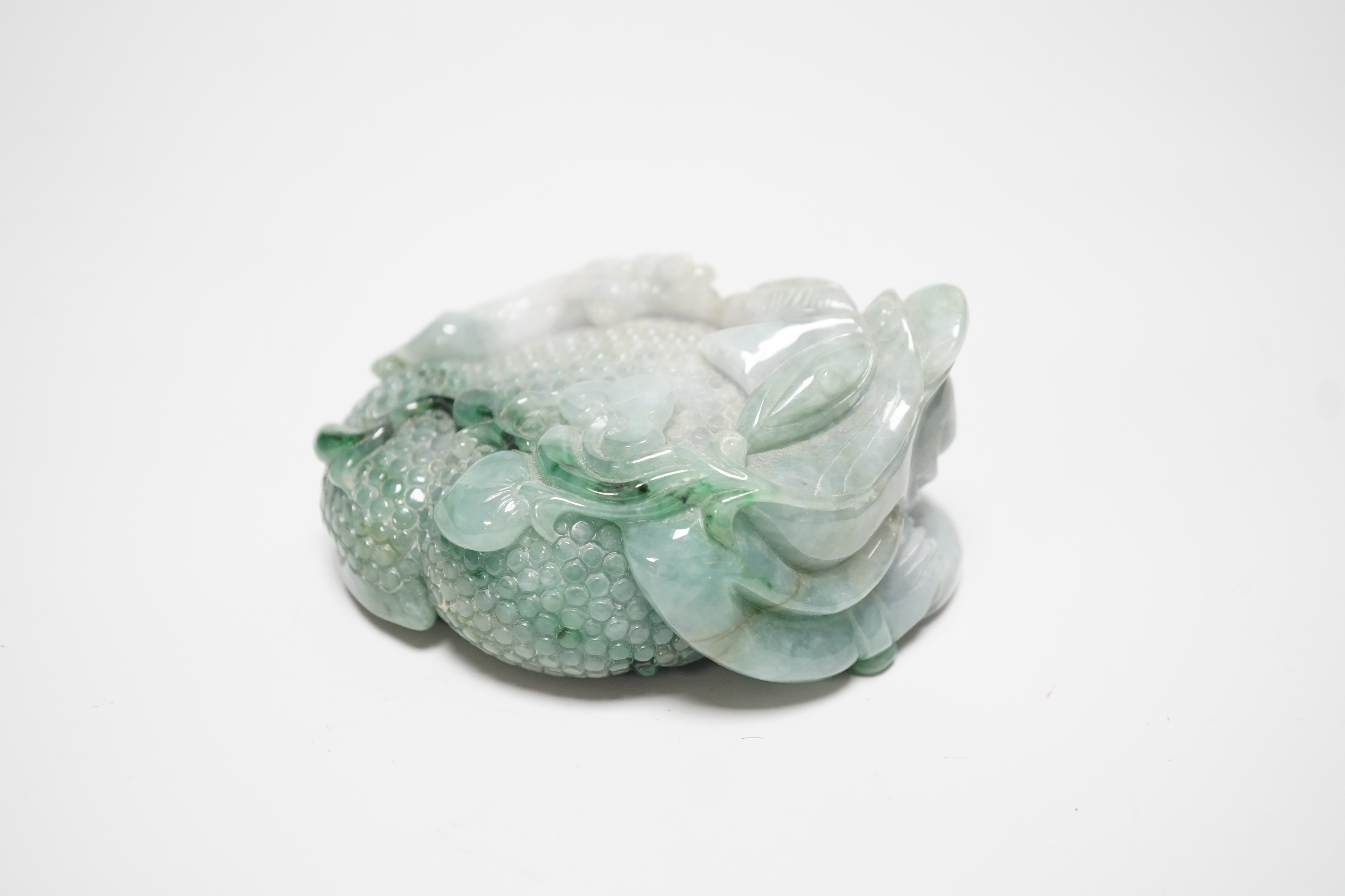 A Chinese jadeite carving of a toad, 10cm long - Image 5 of 6