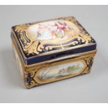 A French porcelain trinket box, 11cm wide