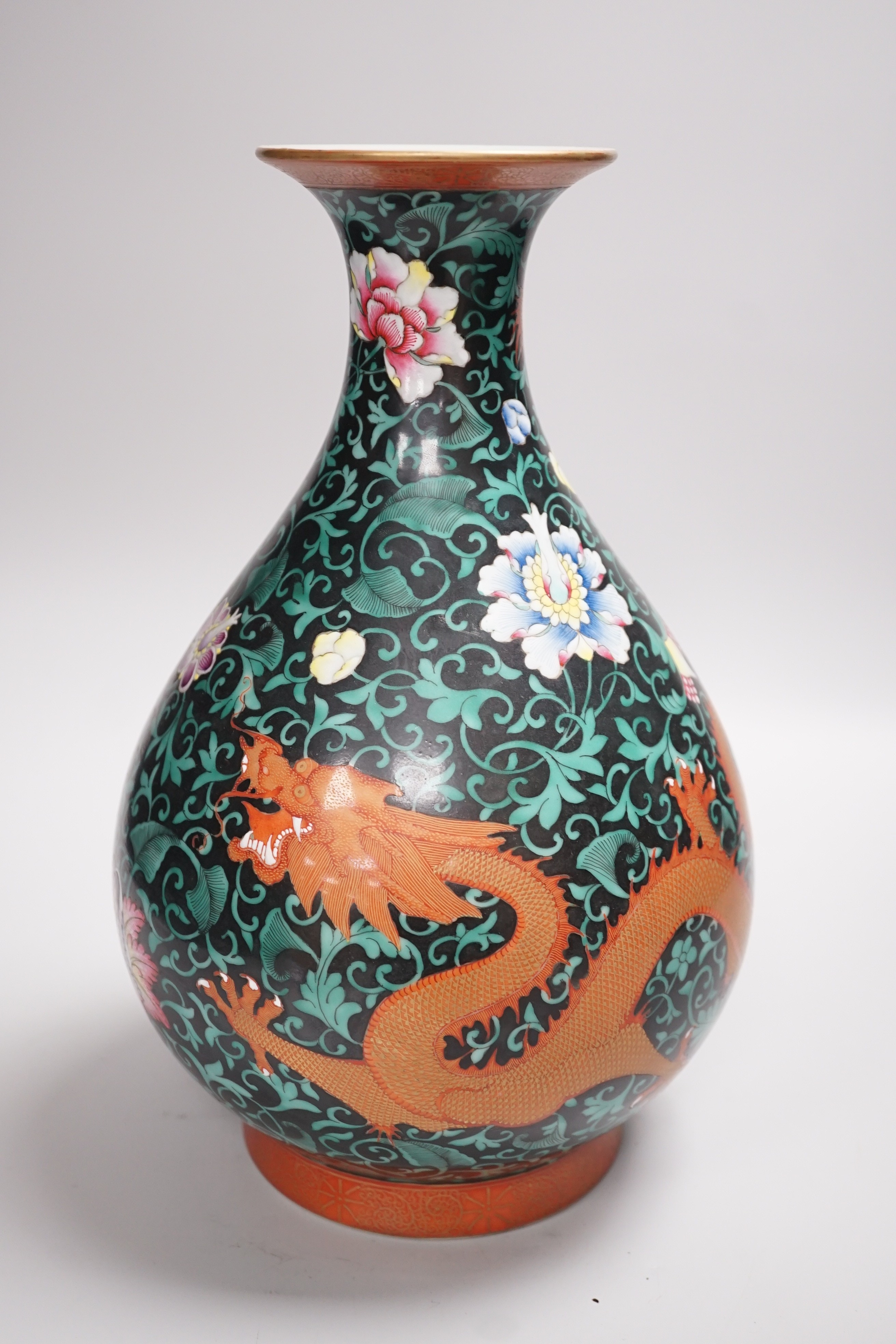 A Chinese enamelled porcelain 'dragon' vase, yuhuchunping, 31cm high - Image 3 of 5