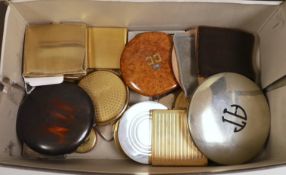 A collection of mixed ladies 1920’s-1940’s compacts