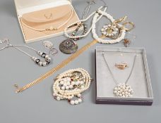 A quantity of assorted mainly modern costume jewellery and a group of coins including