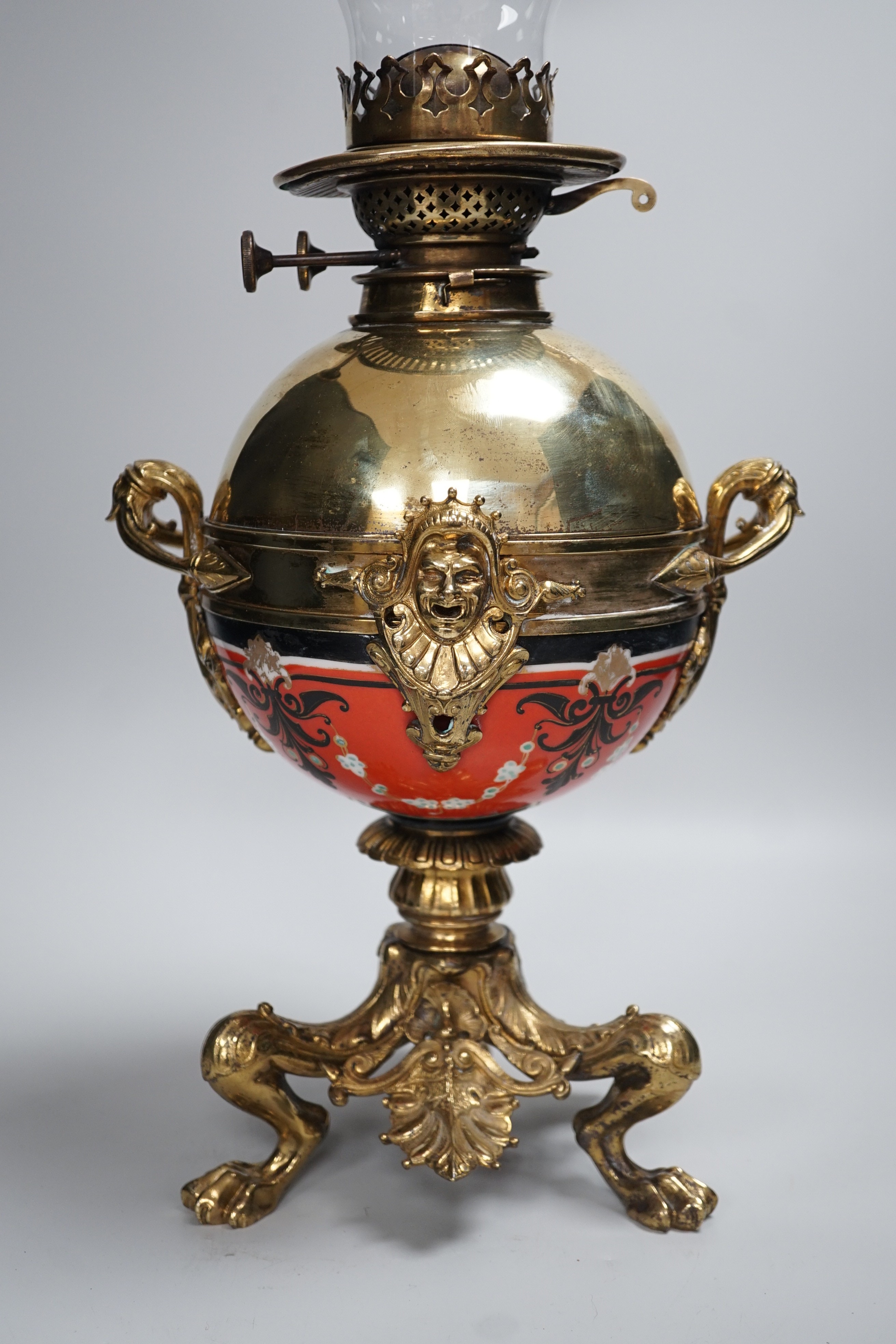 An early 20th century brass and porcelain oil lamp, 60cm total height - Image 2 of 4