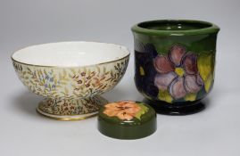 A Moorcroft Hibiscus jardiniere, an odd Moorcroft cover and Wedgwood pedestal fruit bowl, jardiniere